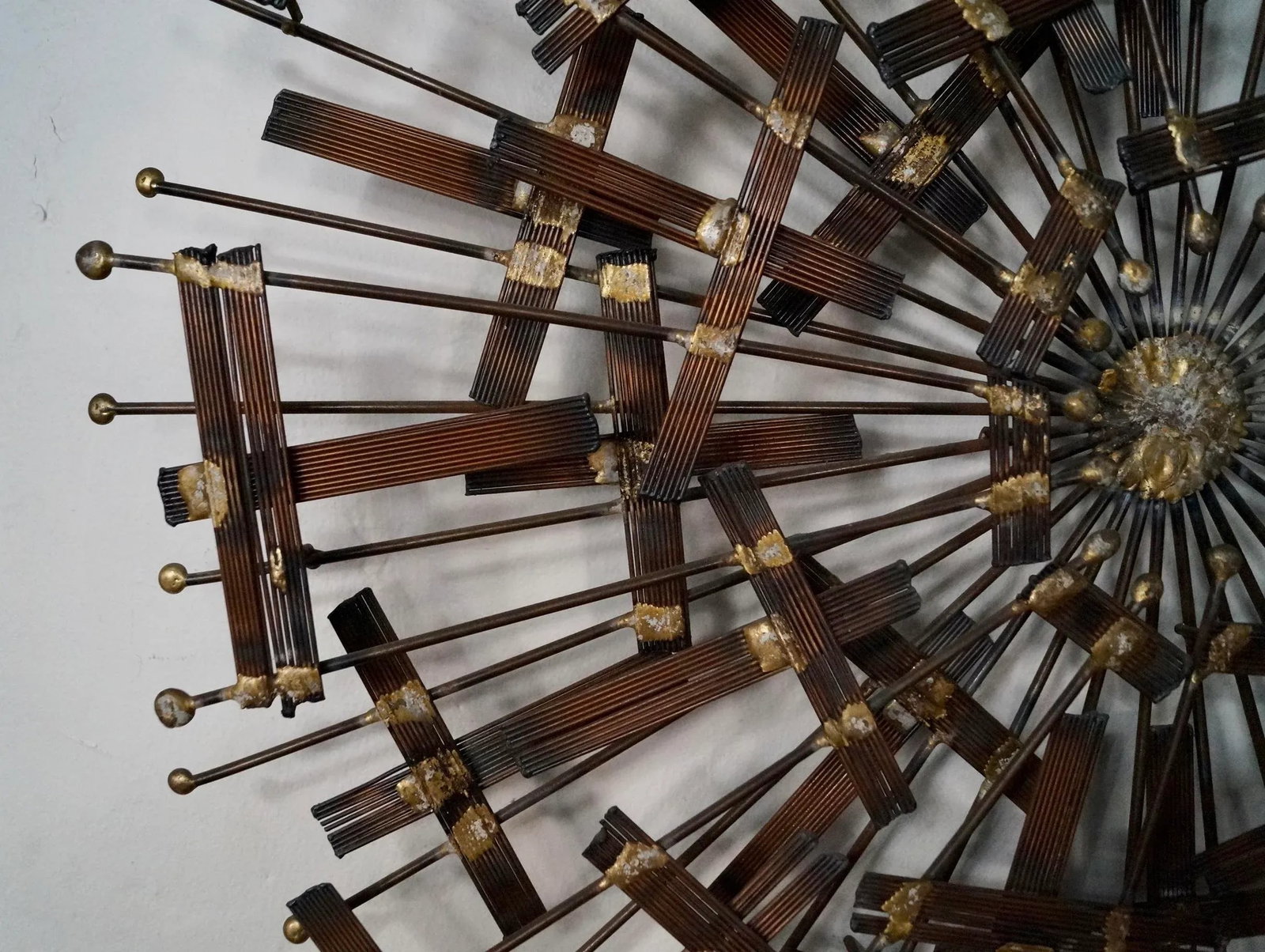 Mid-Century Modern Brutalist Sunburst Wall Sculpture - 8