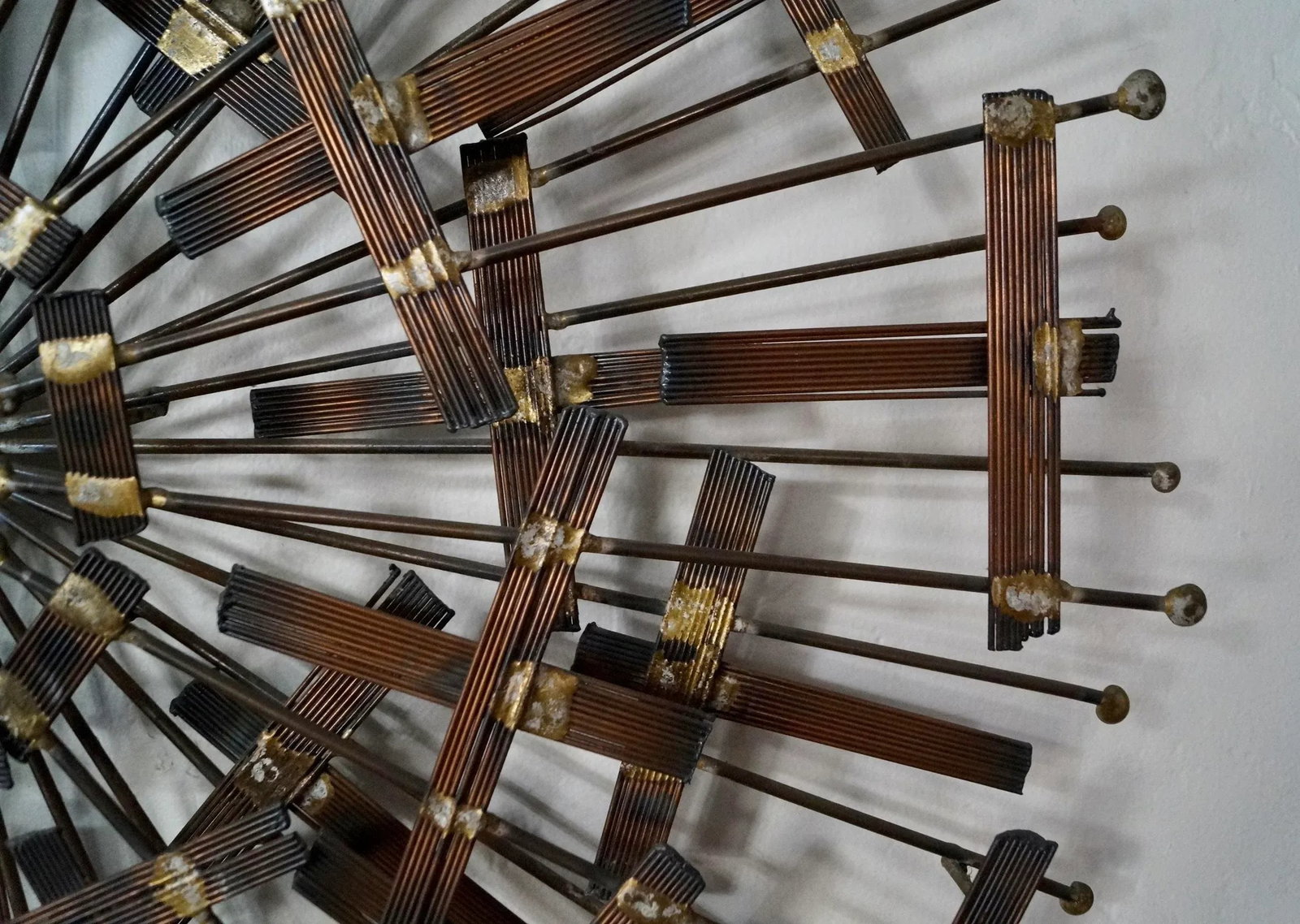 Mid-Century Modern Brutalist Sunburst Wall Sculpture - 9
