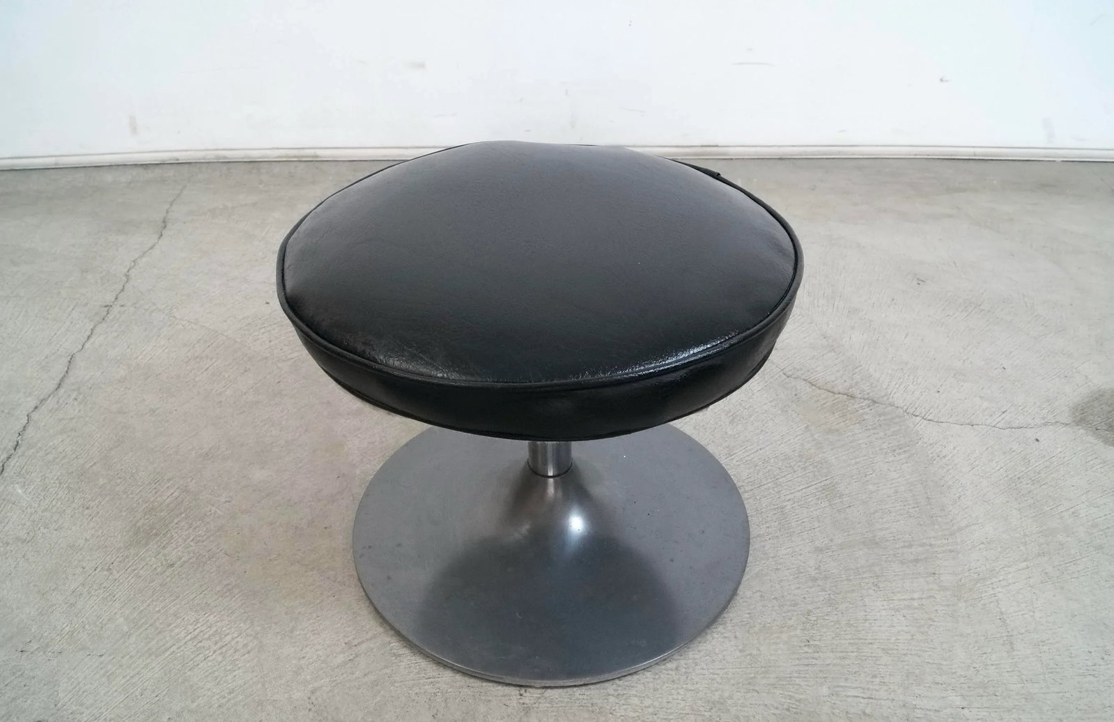 1960's Mid-Century Modern Tulip Stool Ottoman - 5