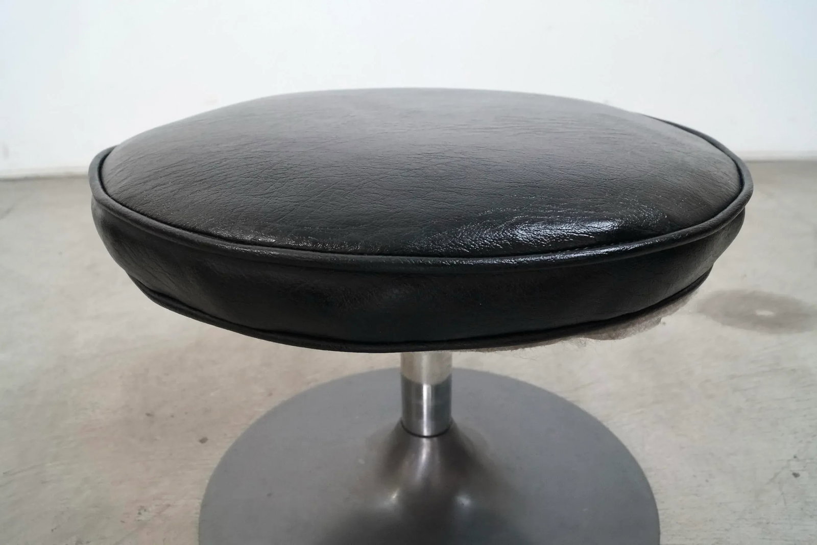 1960's Mid-Century Modern Tulip Stool Ottoman - 7