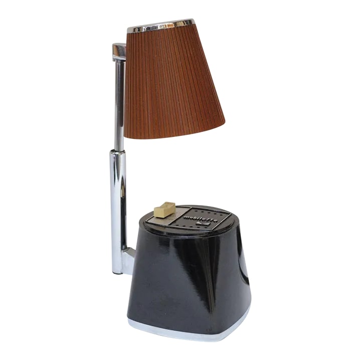 Petite Mid-Century American Modern Telescoping Collapsible Task Lamp: Charming, diminutive collapsible table/task lamp model "Mobilette M-77B" made in Japan, ca. 1960s for Mobilite Inc. of New York. Composed of a faux-wood slatted plastic brown shade, chromed metal stem