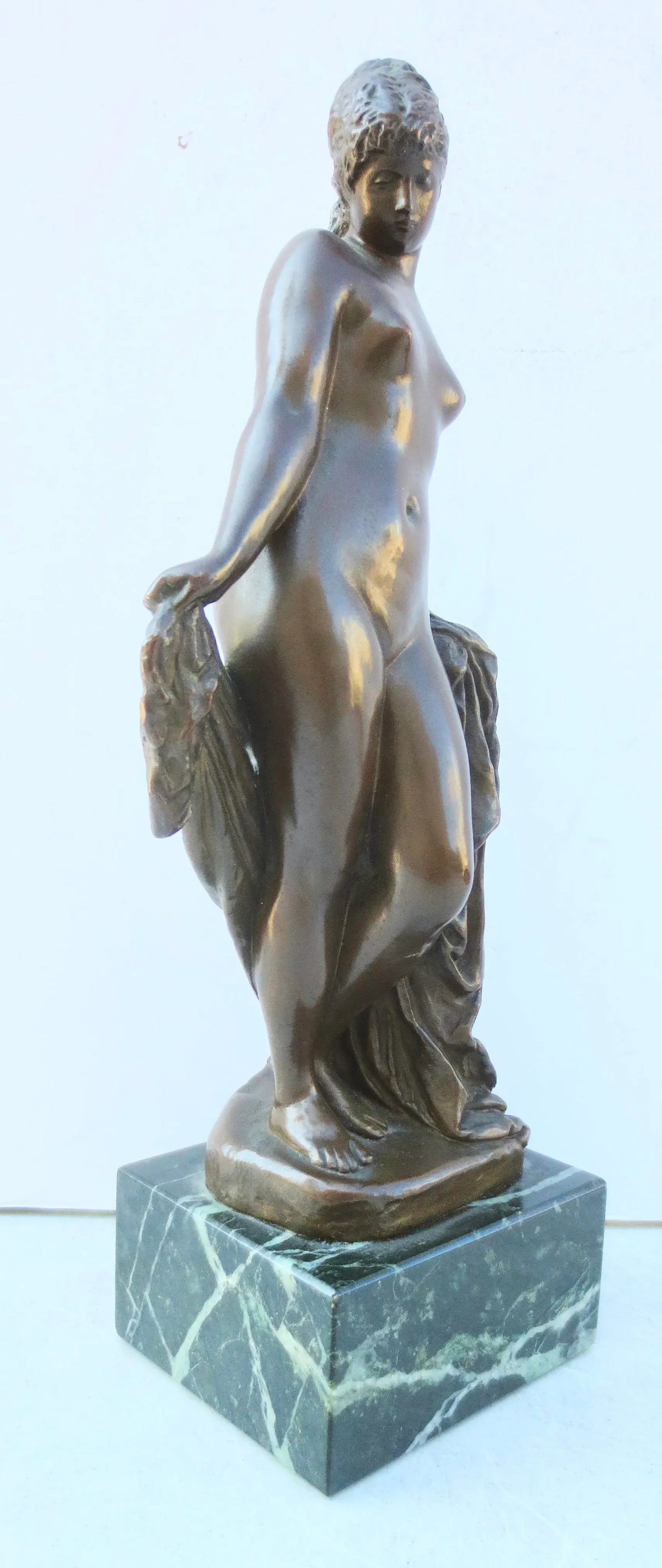 Female Nude Bronze by Reinhold Begas - 2