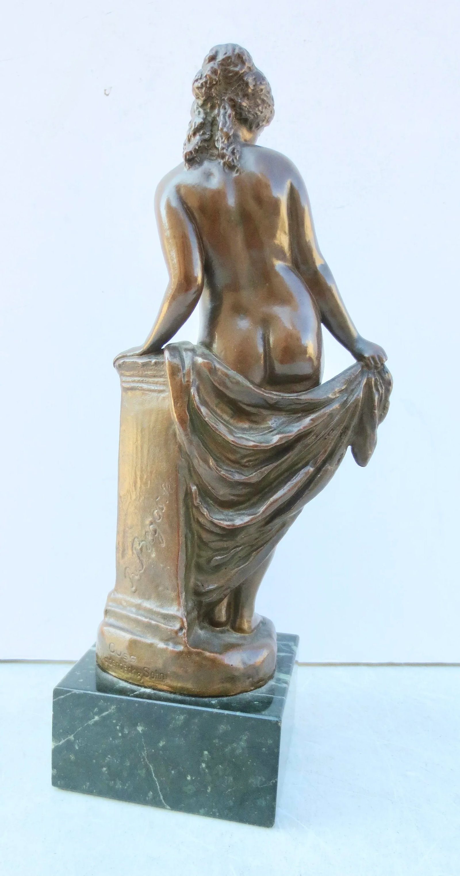 Female Nude Bronze by Reinhold Begas - 4