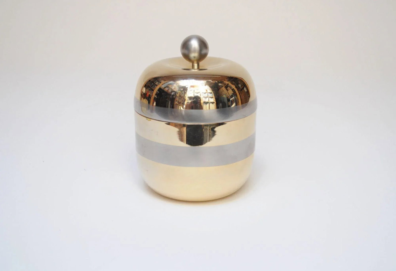 Italian Modernist "Apple" Lidded Trinket Box in Gold and Silver Aluminum - 3