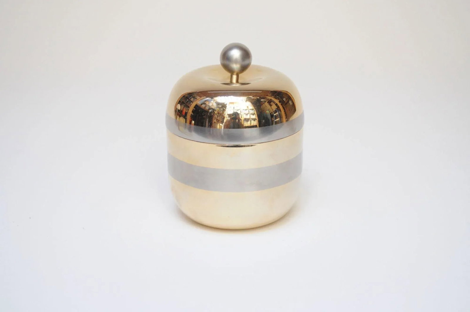 Italian Modernist "Apple" Lidded Trinket Box in Gold and Silver Aluminum - 4