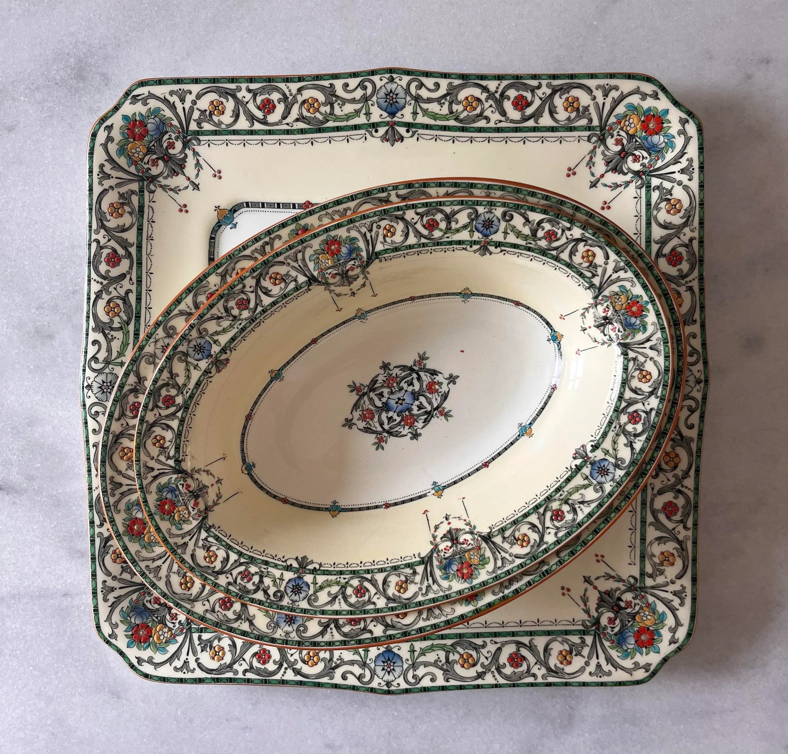 Royal Worcester 'Chantilly' Pattern Serving Platter - 11