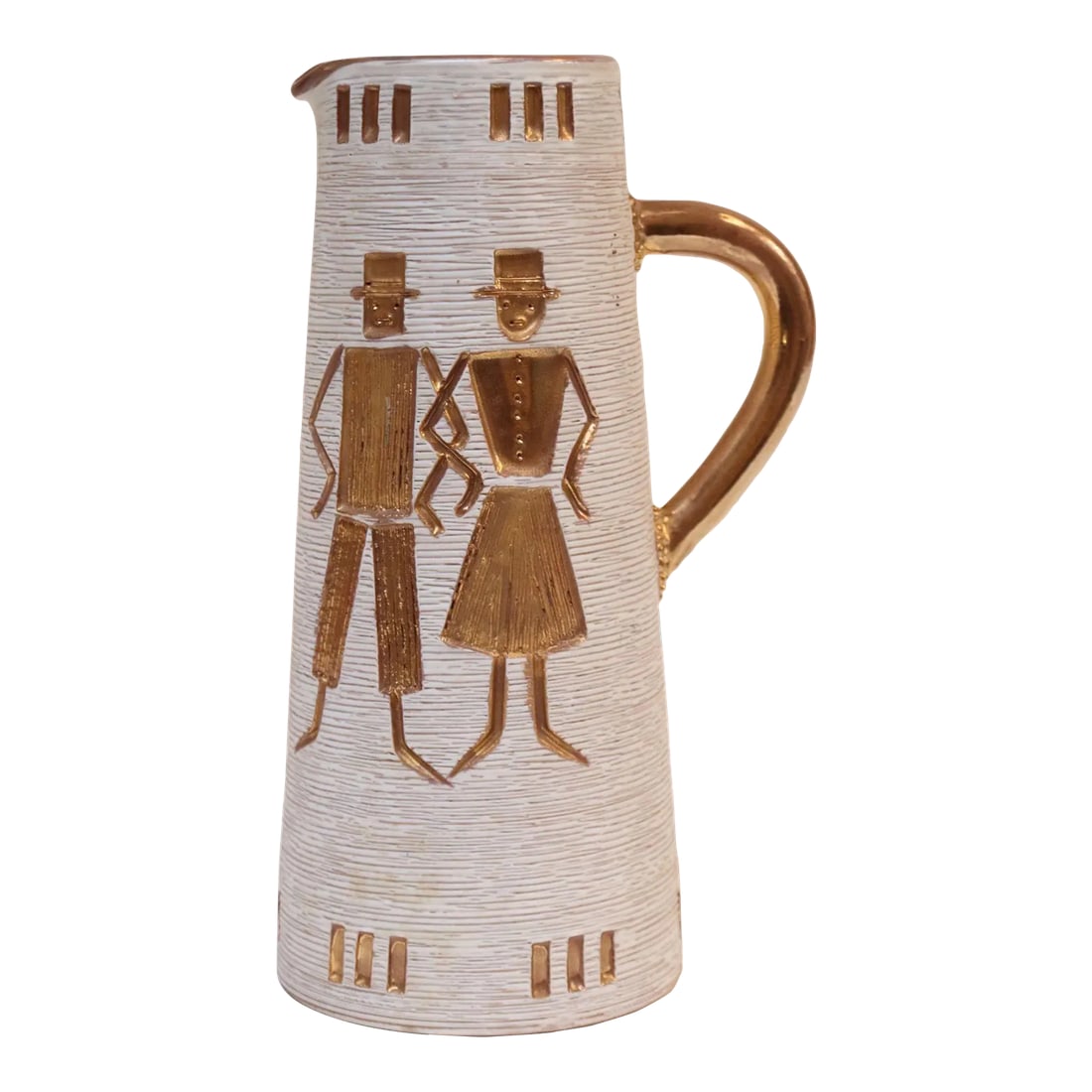 Italian Terracotta Gold Glazed Incised Figural Pitcher by Fratelli Fanciullacci: Vintage terracotta pitcher with incised design and hand-painted gold handle/accents designed by Fratelli Fanciullacci for Elbee (ca. 1950s, ltaly). Etched sgraffito linear pattern with gold figural