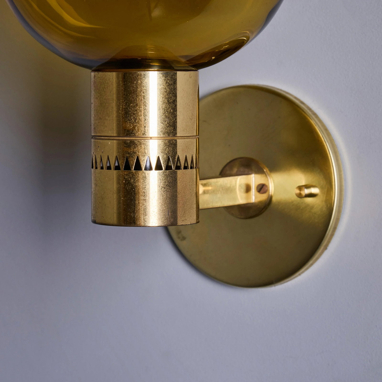 1960s Hans Agne Jakobsson #V149 Glass & Brass Wall Lamp for Markaryd, Unmarked - 6