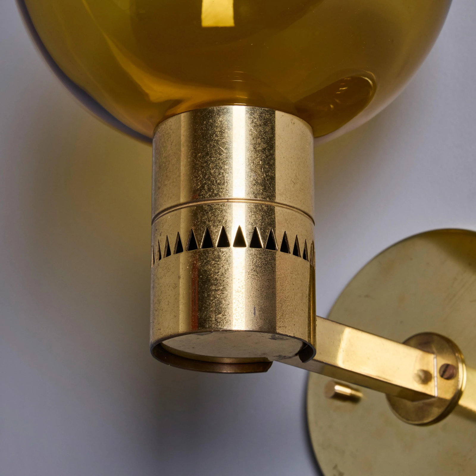 1960s Hans Agne Jakobsson #V149 Glass & Brass Wall Lamp for Markaryd, Unmarked - 8