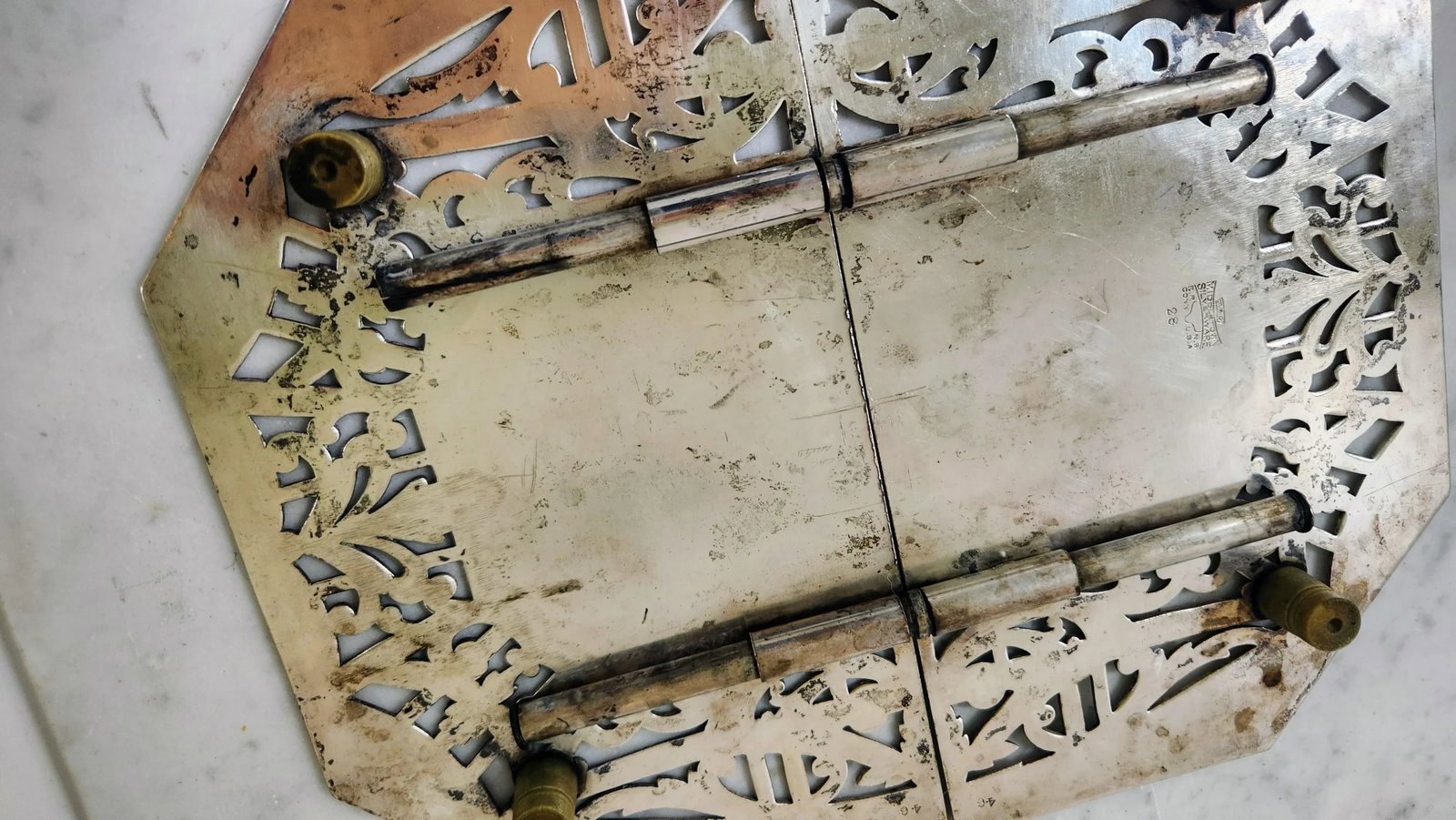 Late 19th Century Ornate Victorian Silverplate Expandable Trivet by the Middletown Silverware Compan - 4