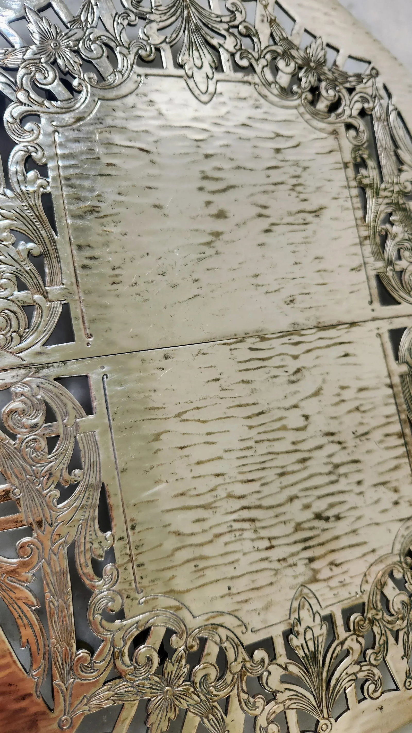 Late 19th Century Ornate Victorian Silverplate Expandable Trivet by the Middletown Silverware Compan - 9
