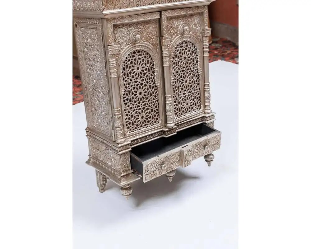 Late 19th Century Islamic "Alhambra" Silvered Bronze Quran Cabinet in the Islamic Nasrid Style - 4
