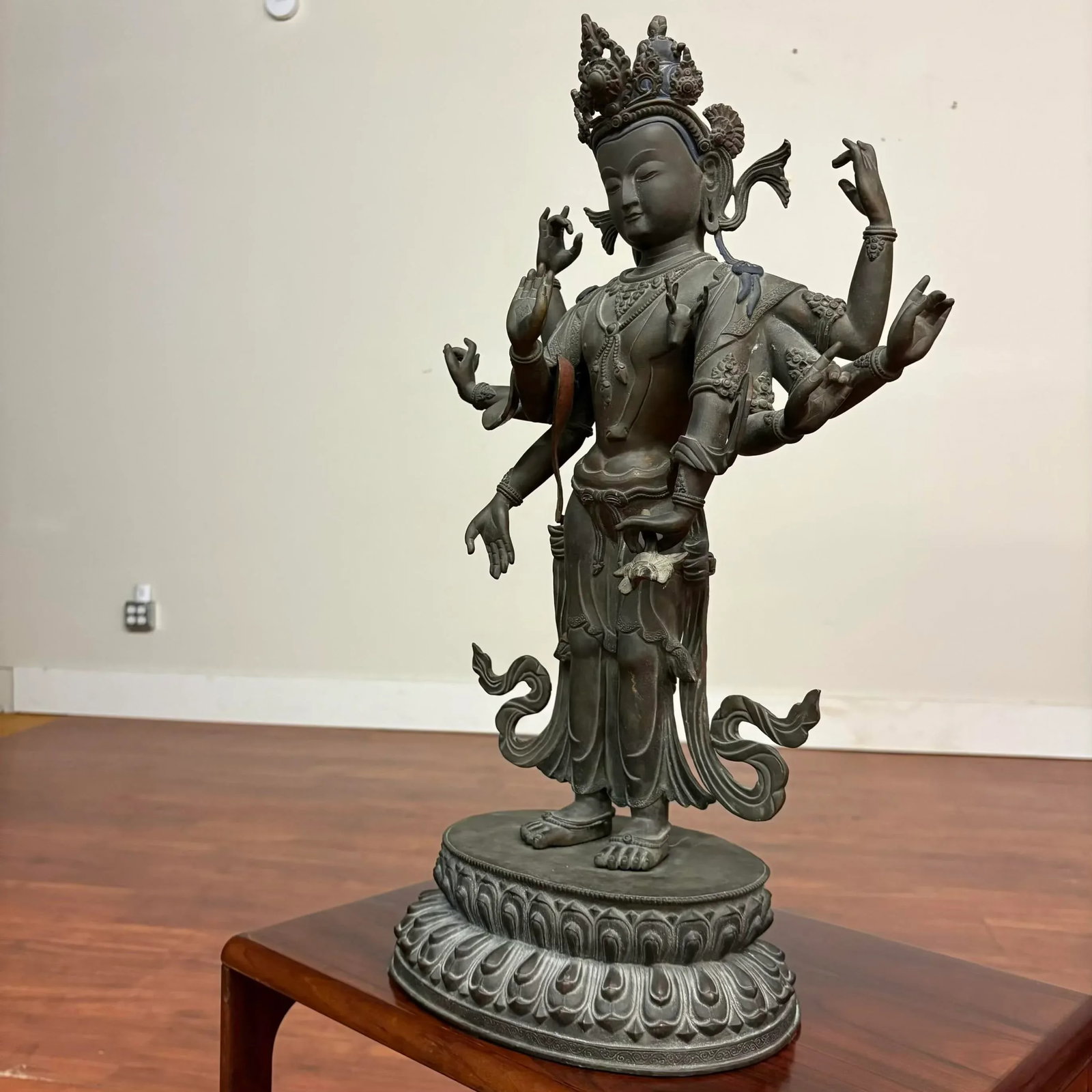 Bronze Eight-Armed Bodhisattva Statue From Nepal - 10