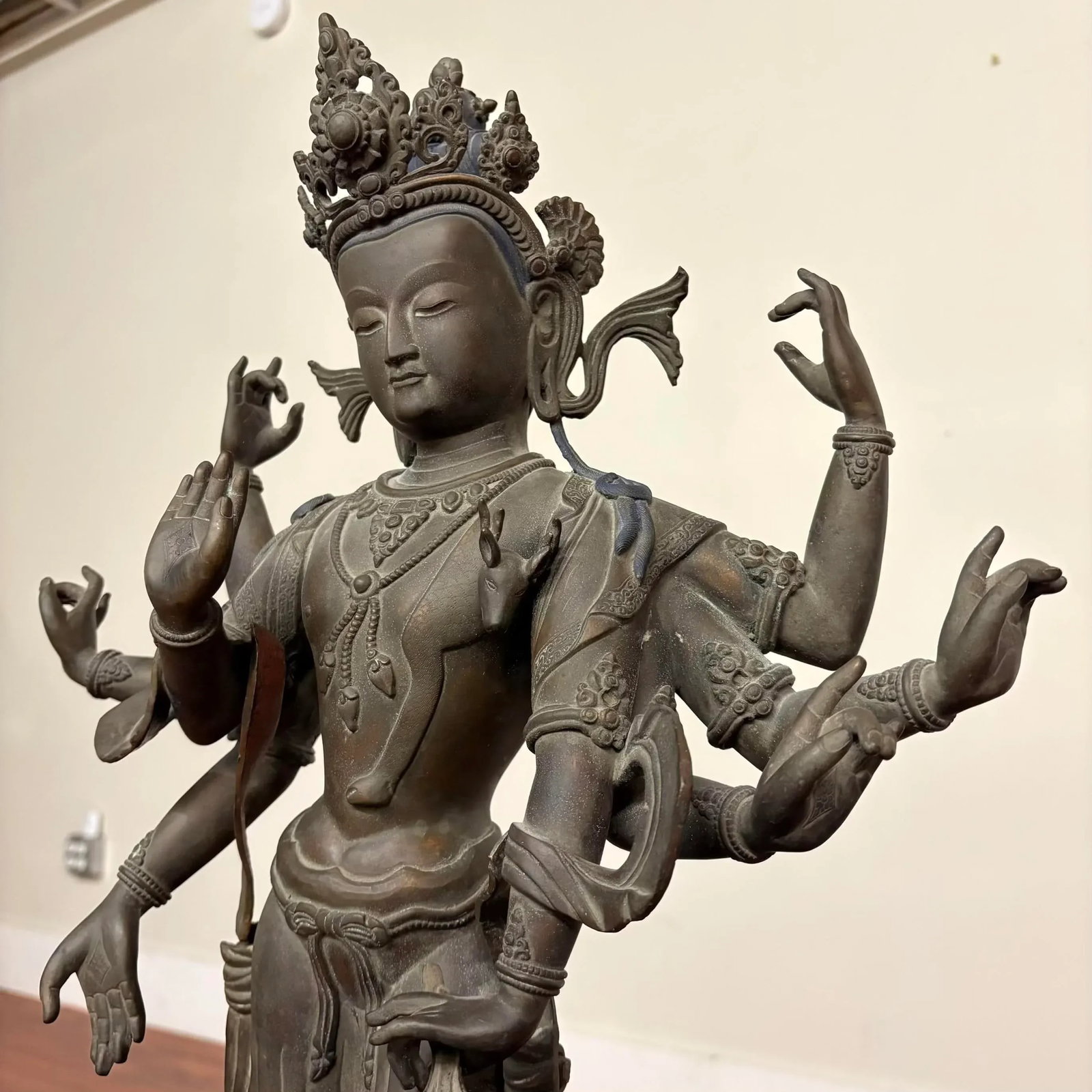 Bronze Eight-Armed Bodhisattva Statue From Nepal - 6