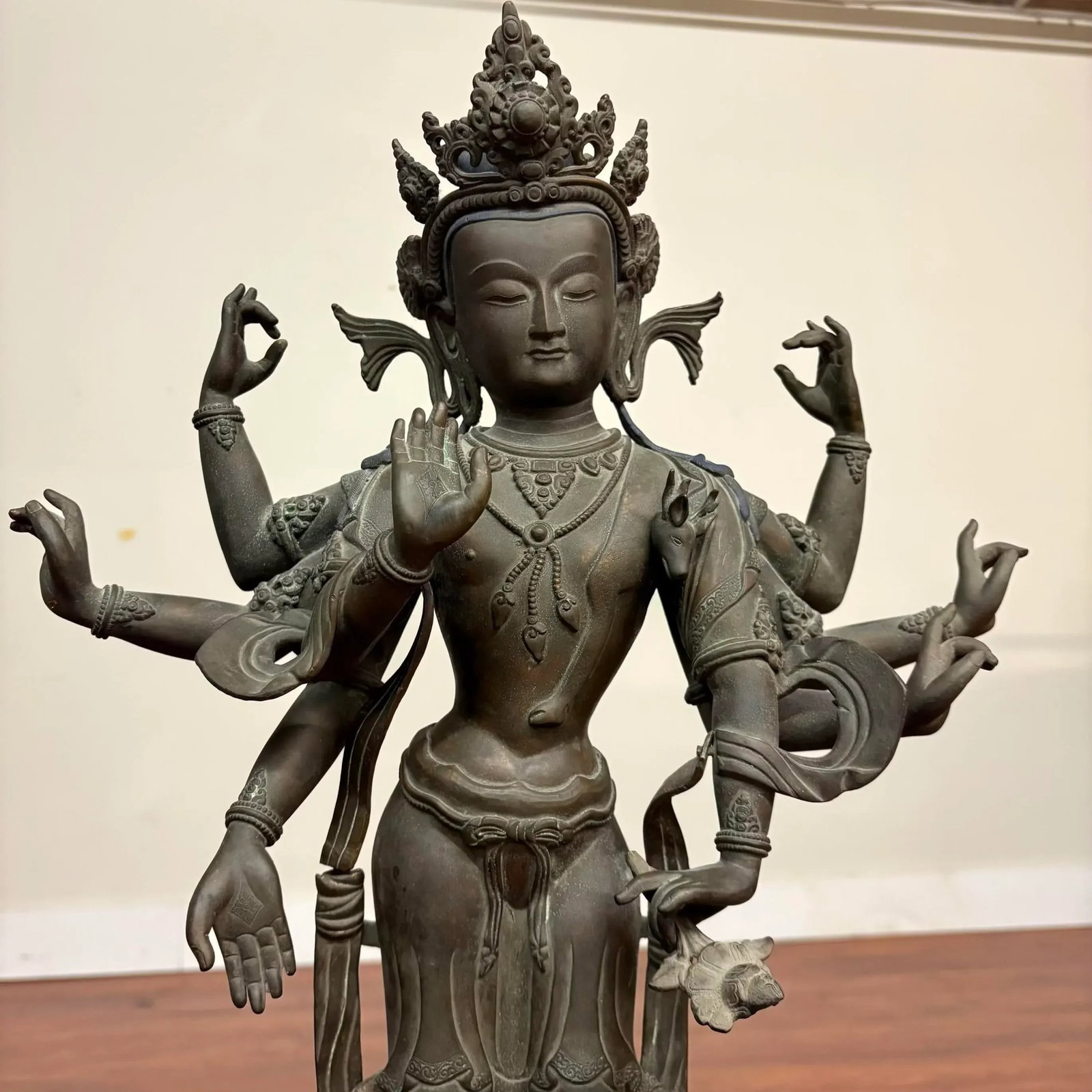 Bronze Eight-Armed Bodhisattva Statue From Nepal - 7