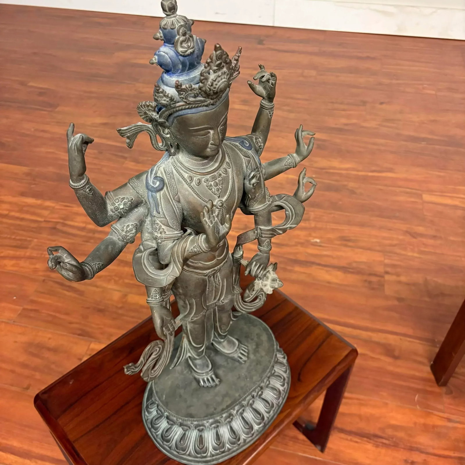 Bronze Eight-Armed Bodhisattva Statue From Nepal - 9