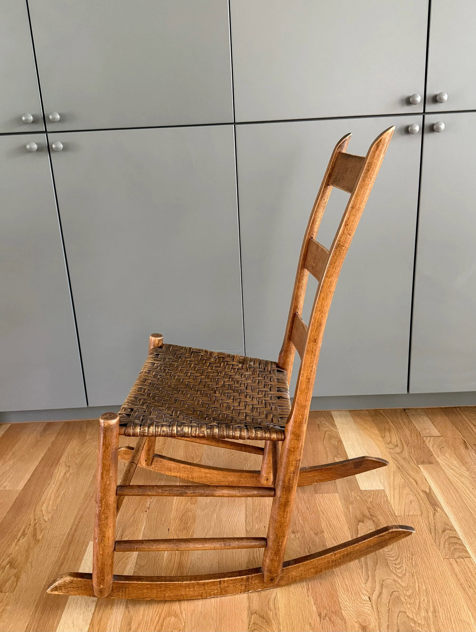 Small Antique Wood Ladder Back Rocking Chair With Woven Seat - 3