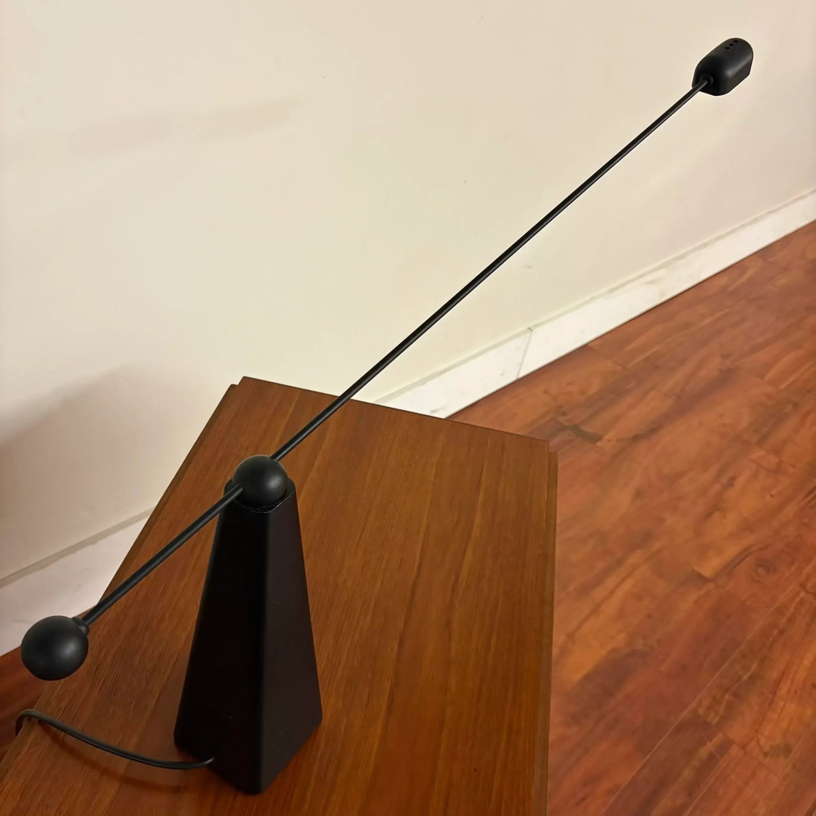 Ron Rezek Orbit Counterbalance Desk Lamp – Postmodern Icon - 4