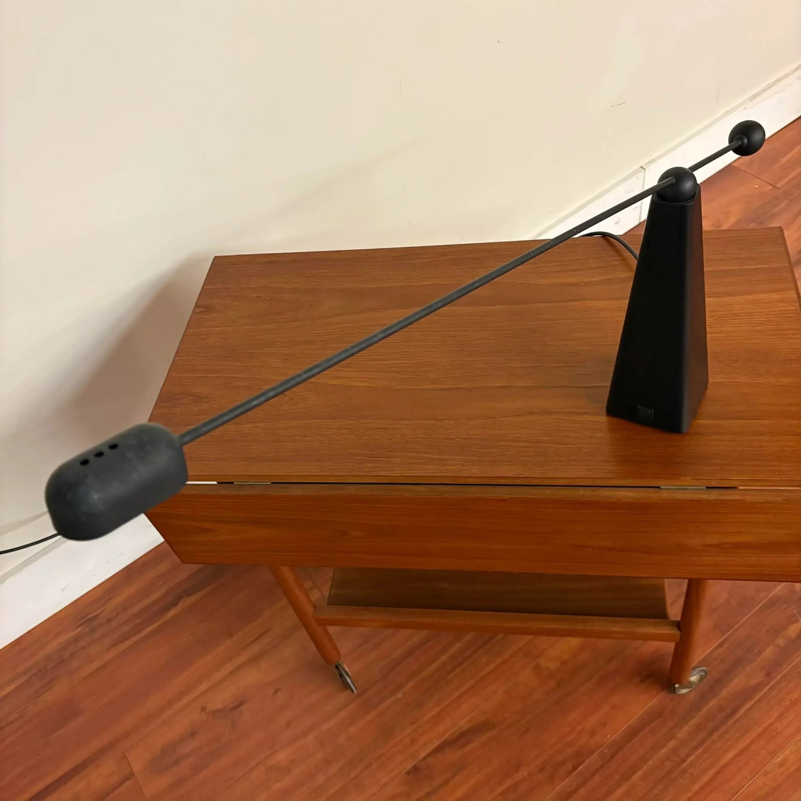 Ron Rezek Orbit Counterbalance Desk Lamp – Postmodern Icon - 5