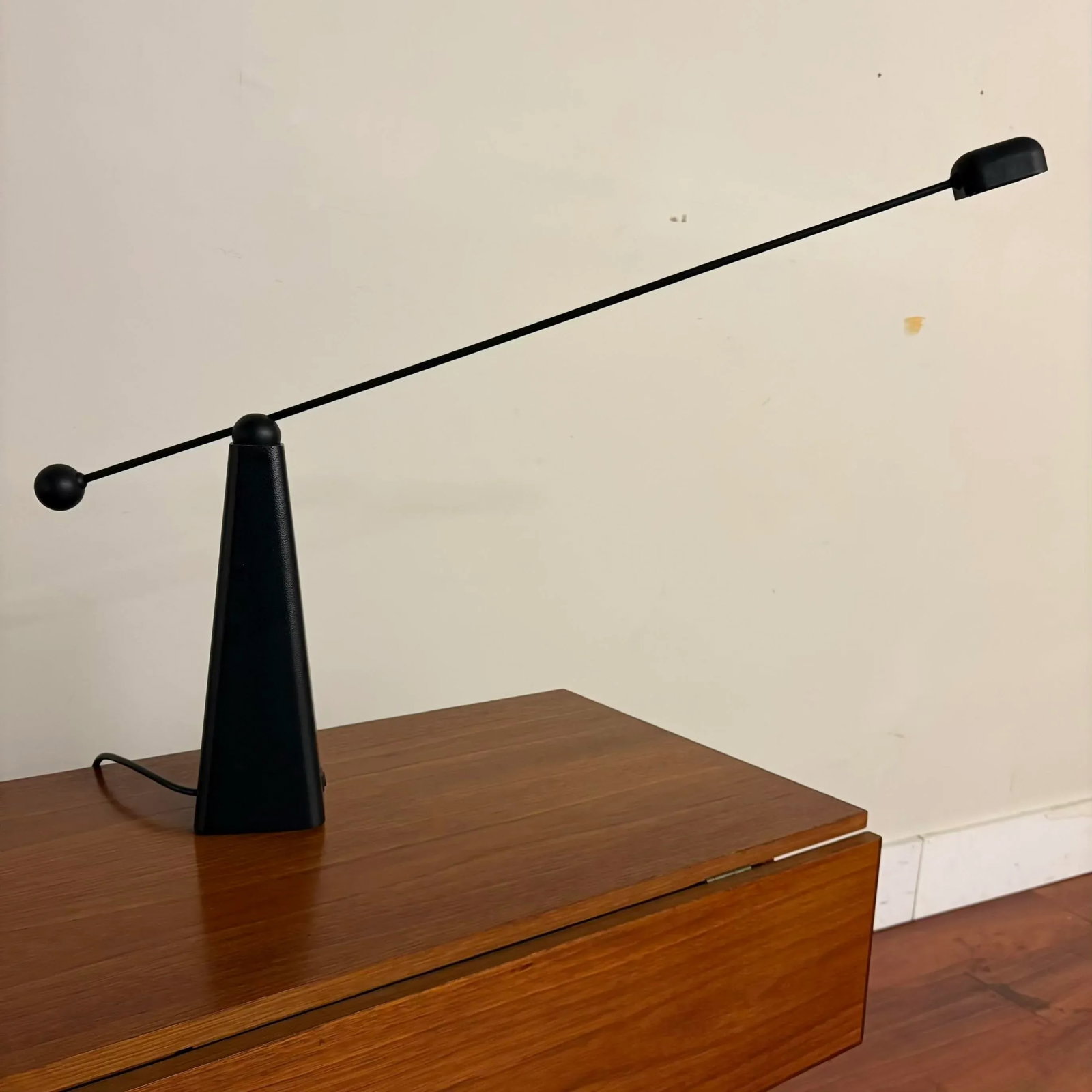 Ron Rezek Orbit Counterbalance Desk Lamp – Postmodern Icon - 9