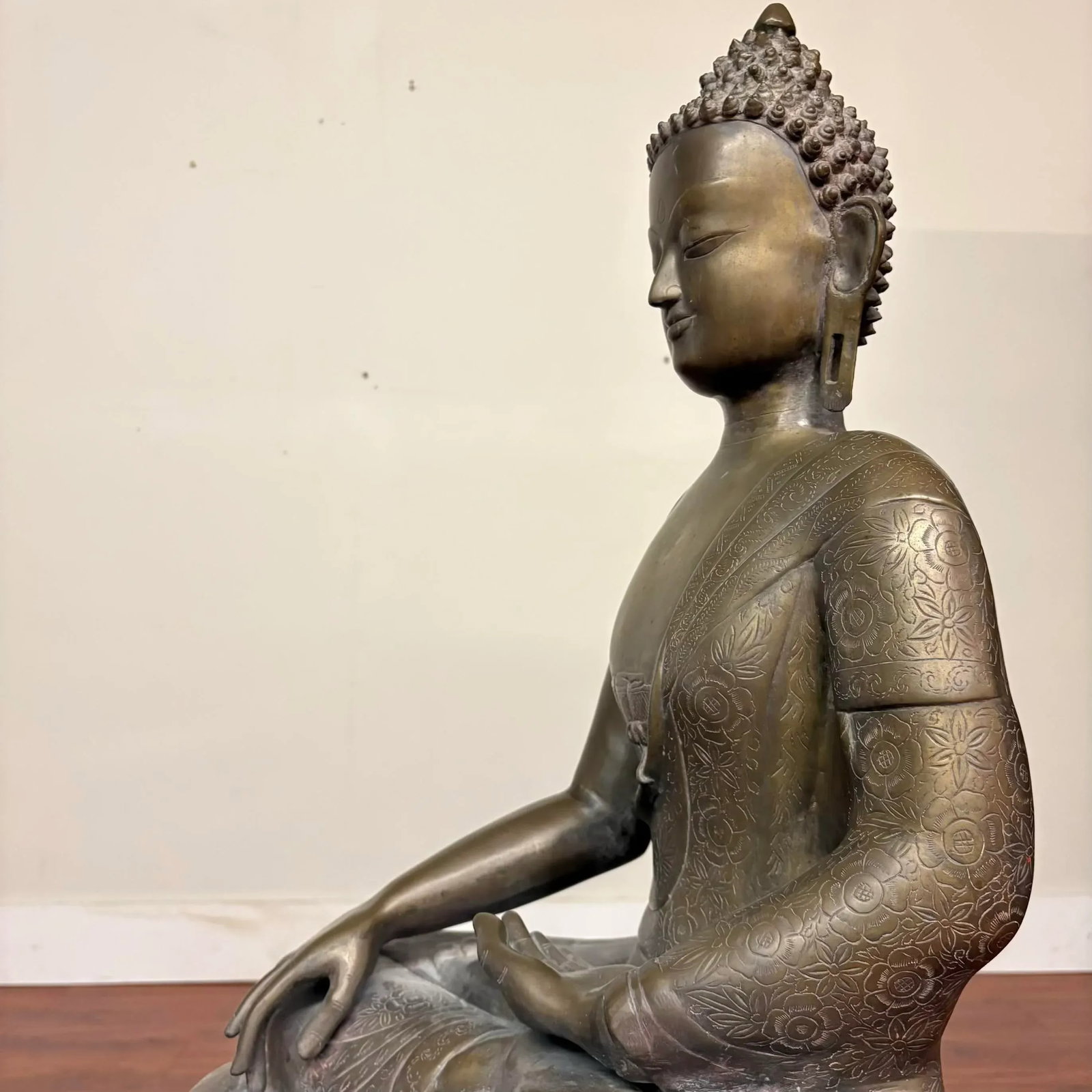 Large Nepalese Bronze Seated Buddha Sculpture Statue - 9