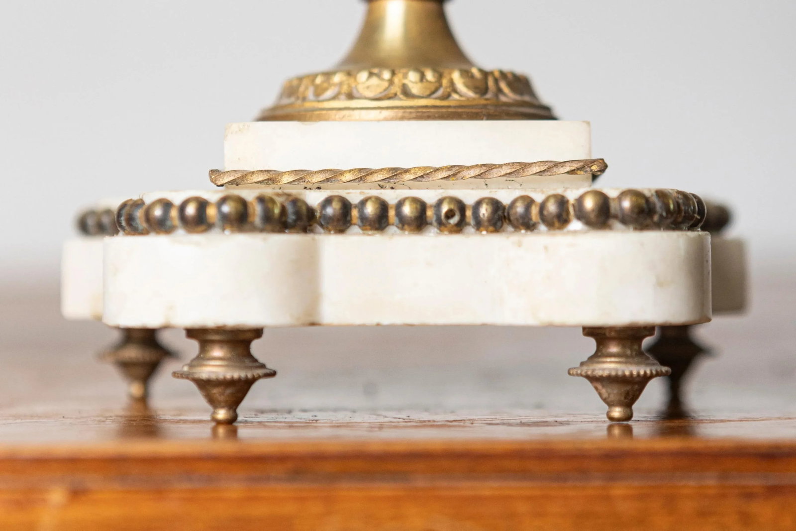 Pair of 19th-Century French Neoclassical Marble and Gilt Bronze Candelabras - 7