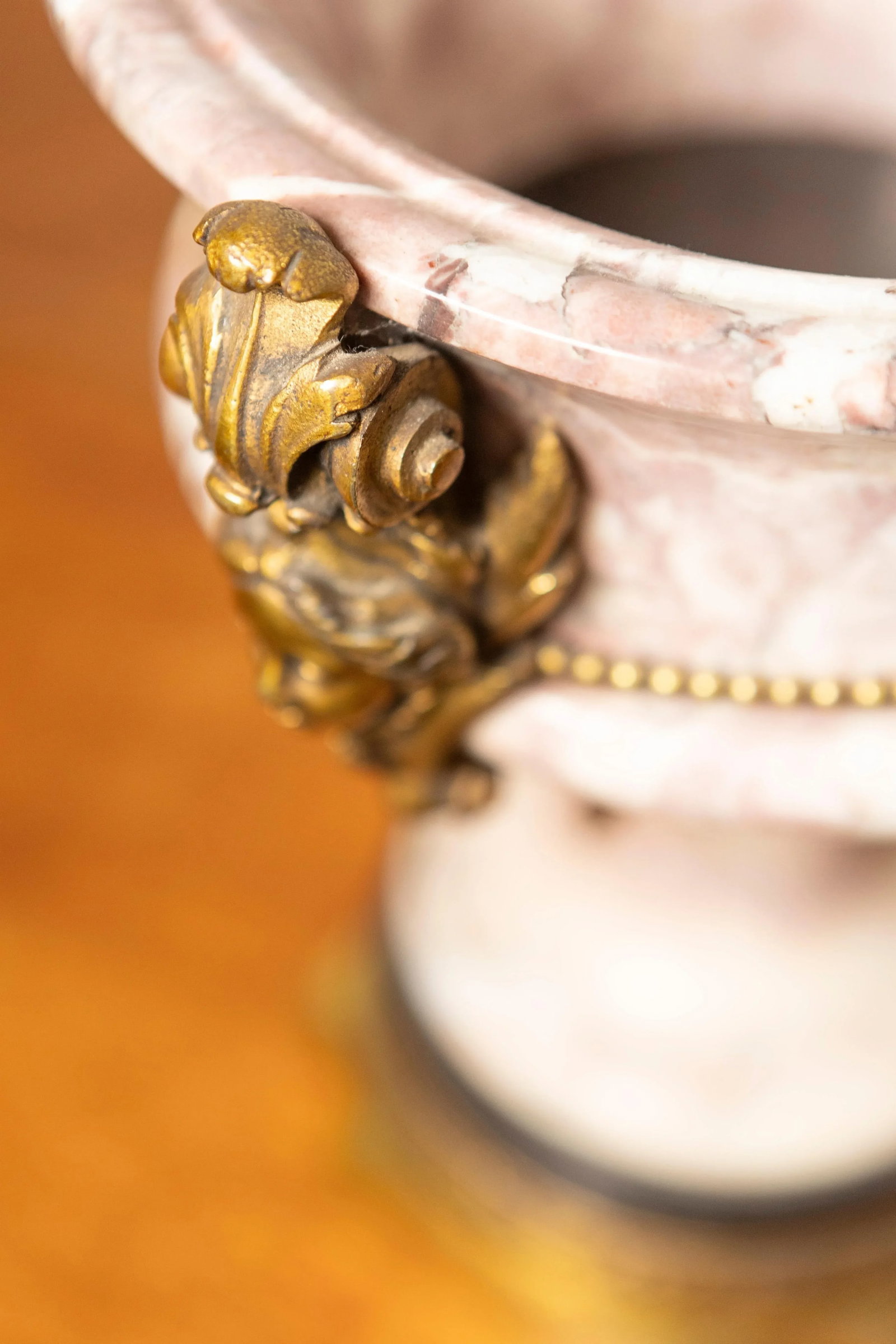 Pair of 19th-Century French Neoclassical Marble and Gilt Bronze Urns - 3