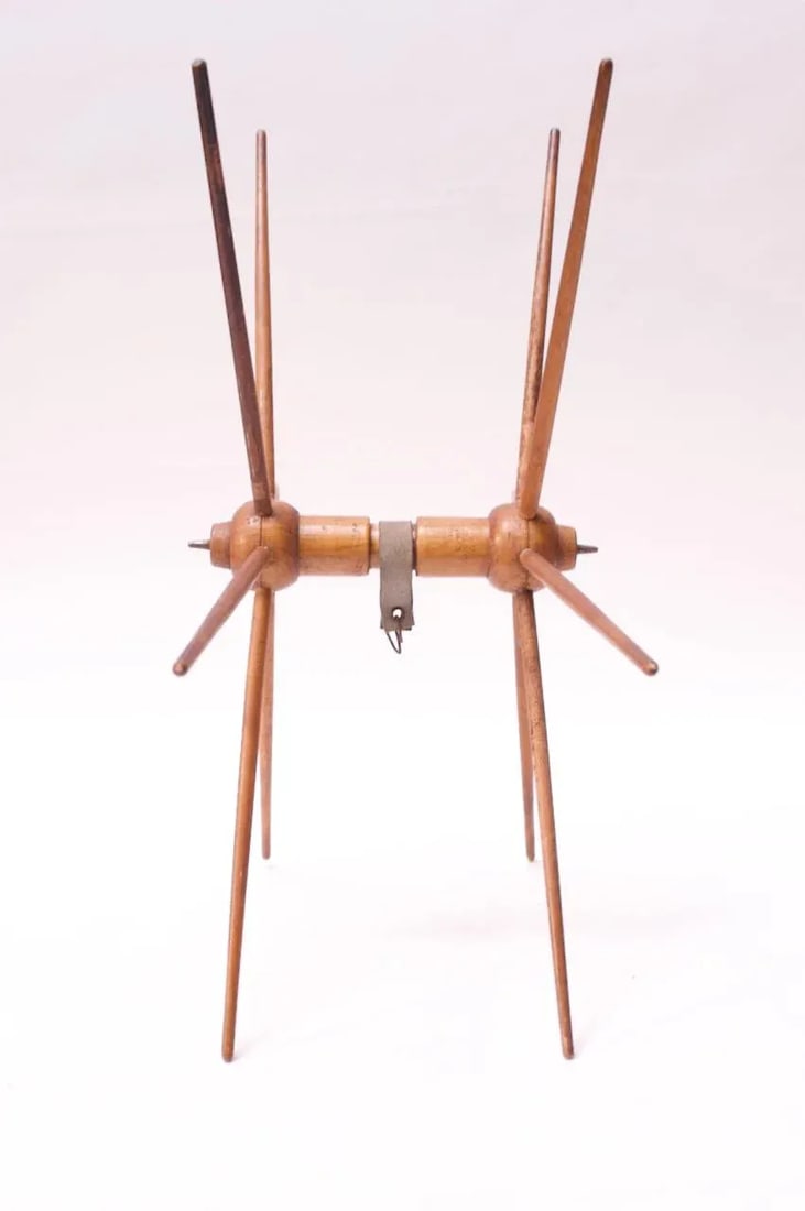 Vintage Primitive Yarn Winder / Yarn Swift - 4