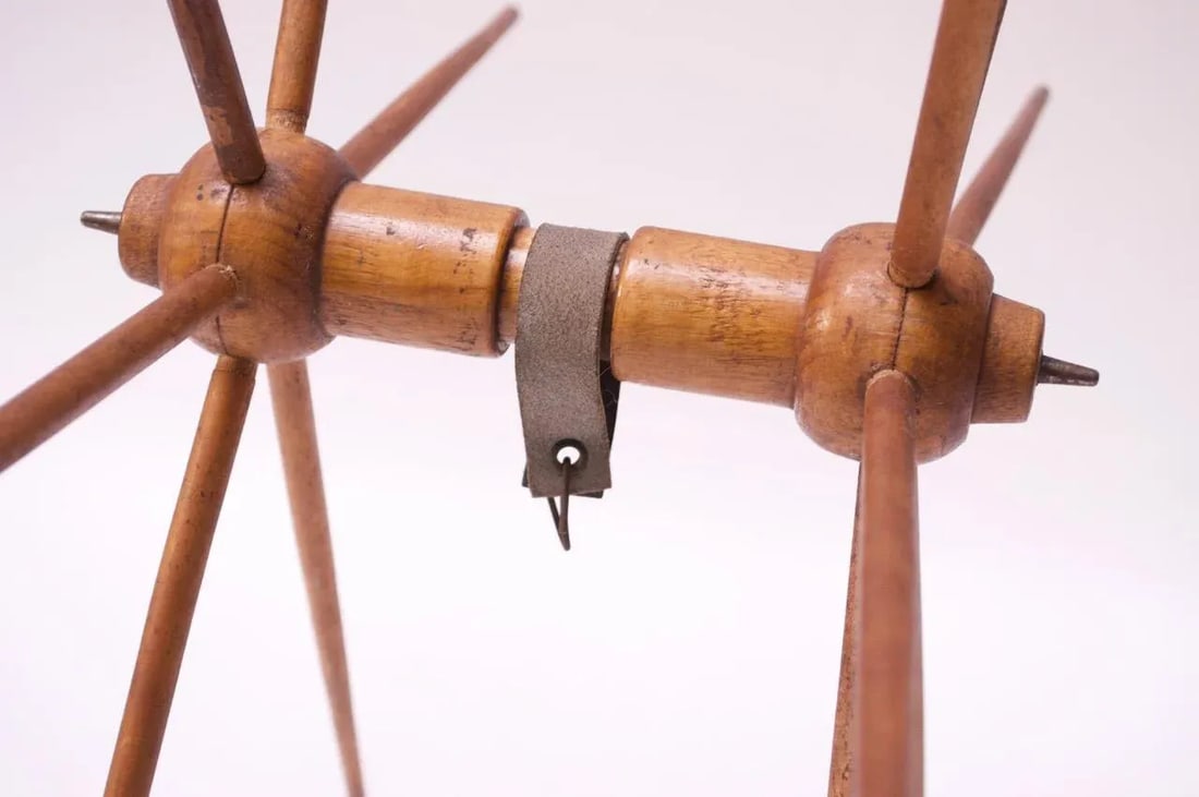 Vintage Primitive Yarn Winder / Yarn Swift - 8