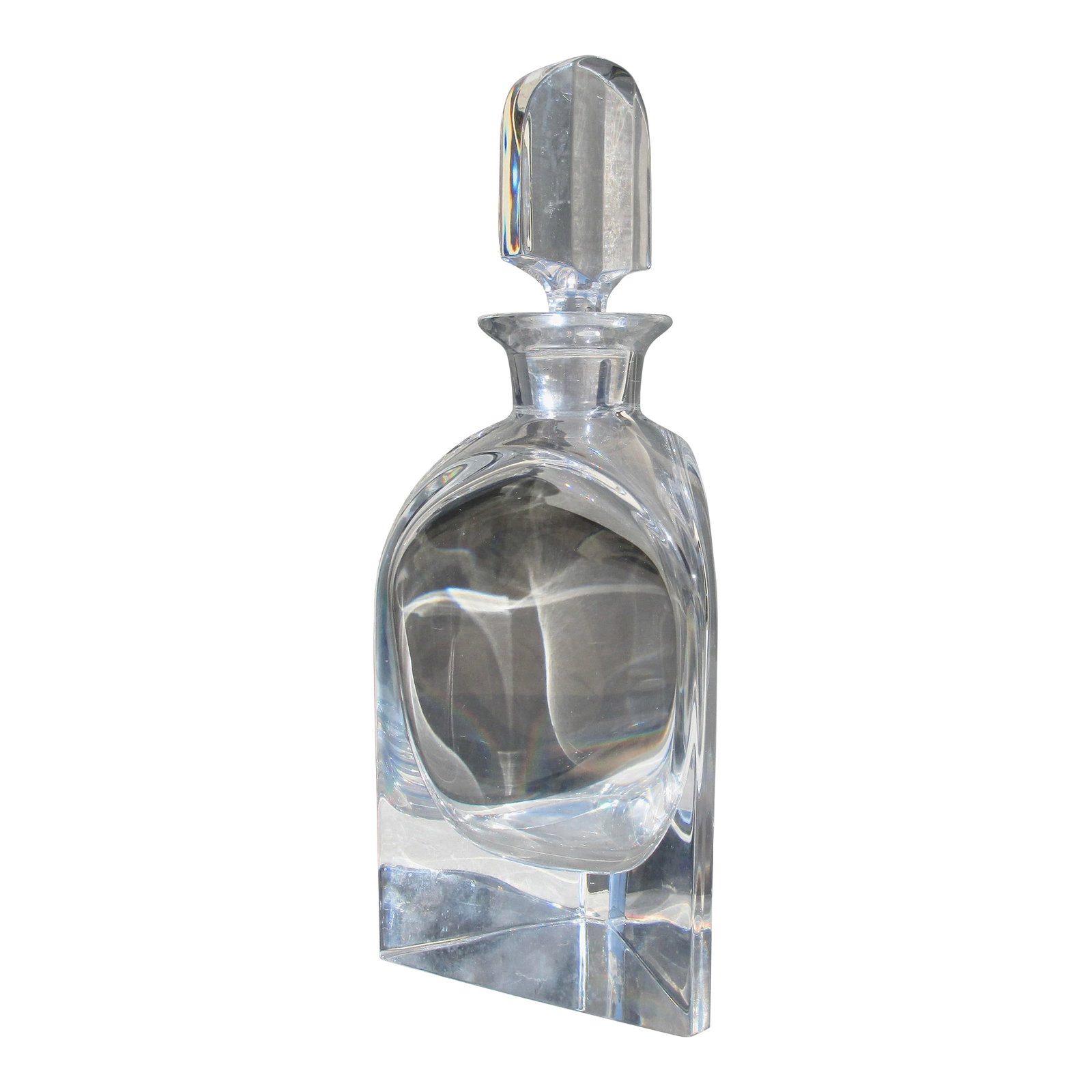 Atlantis Triangular Crystal Whisky Decanter: Vintage crystal triangular decanter by Atlantis Hallmarked to the bottom Atlantis. The measurements are 11" tall and 4.25" each side. the weight is approximately. 4.5 pounds. Condition: Alterations: O