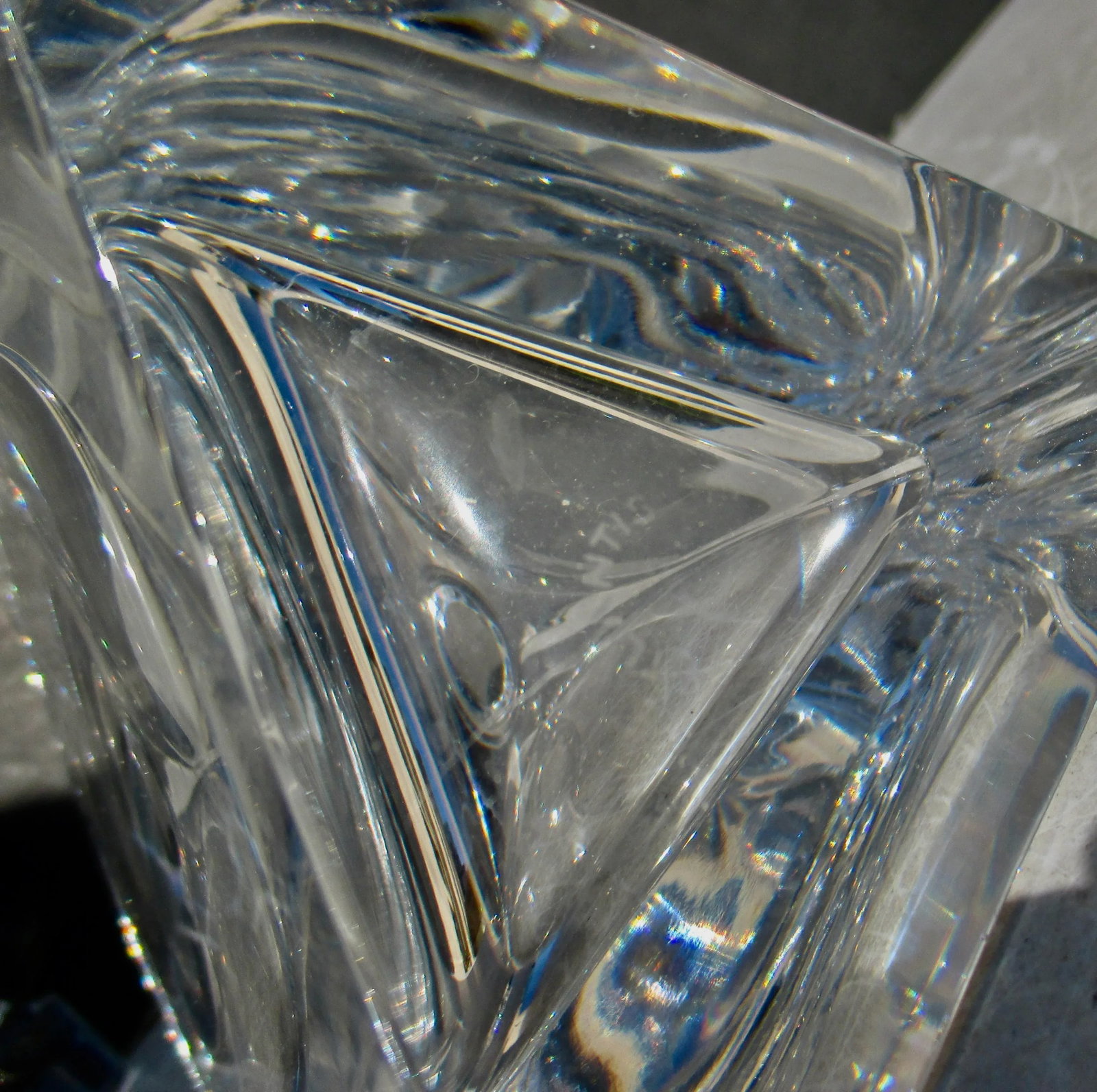 Atlantis Triangular Crystal Whisky Decanter - 8