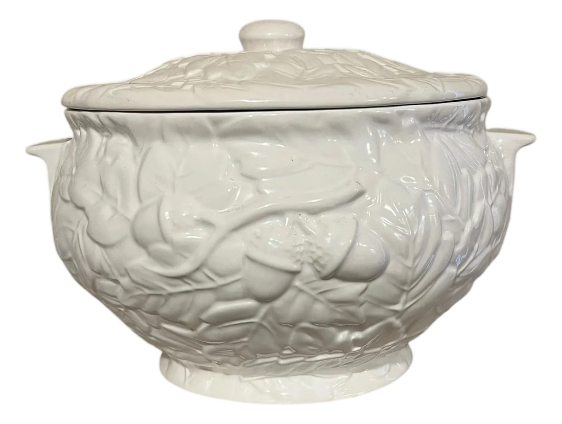 Vintage Traditional White Ironstone Acorns and Leaves Soup Tureen: Vintage white ironstone acorns and leaves pattern soup tureen. Measures 10" diameter x 8.5" h. 12" w with handles. No ladle. Two chips on underside of bottom rim. See pictures. Condition: