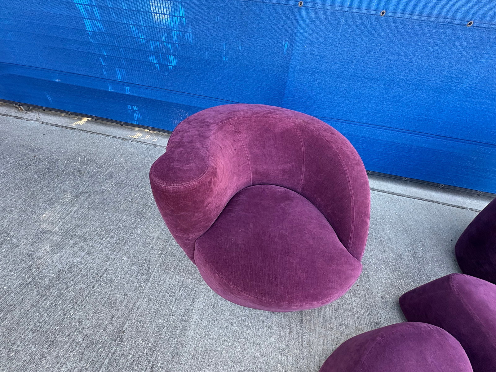 1980s Pair of Vladimir Kagan Nautilus Chairs and Ottomans - 14