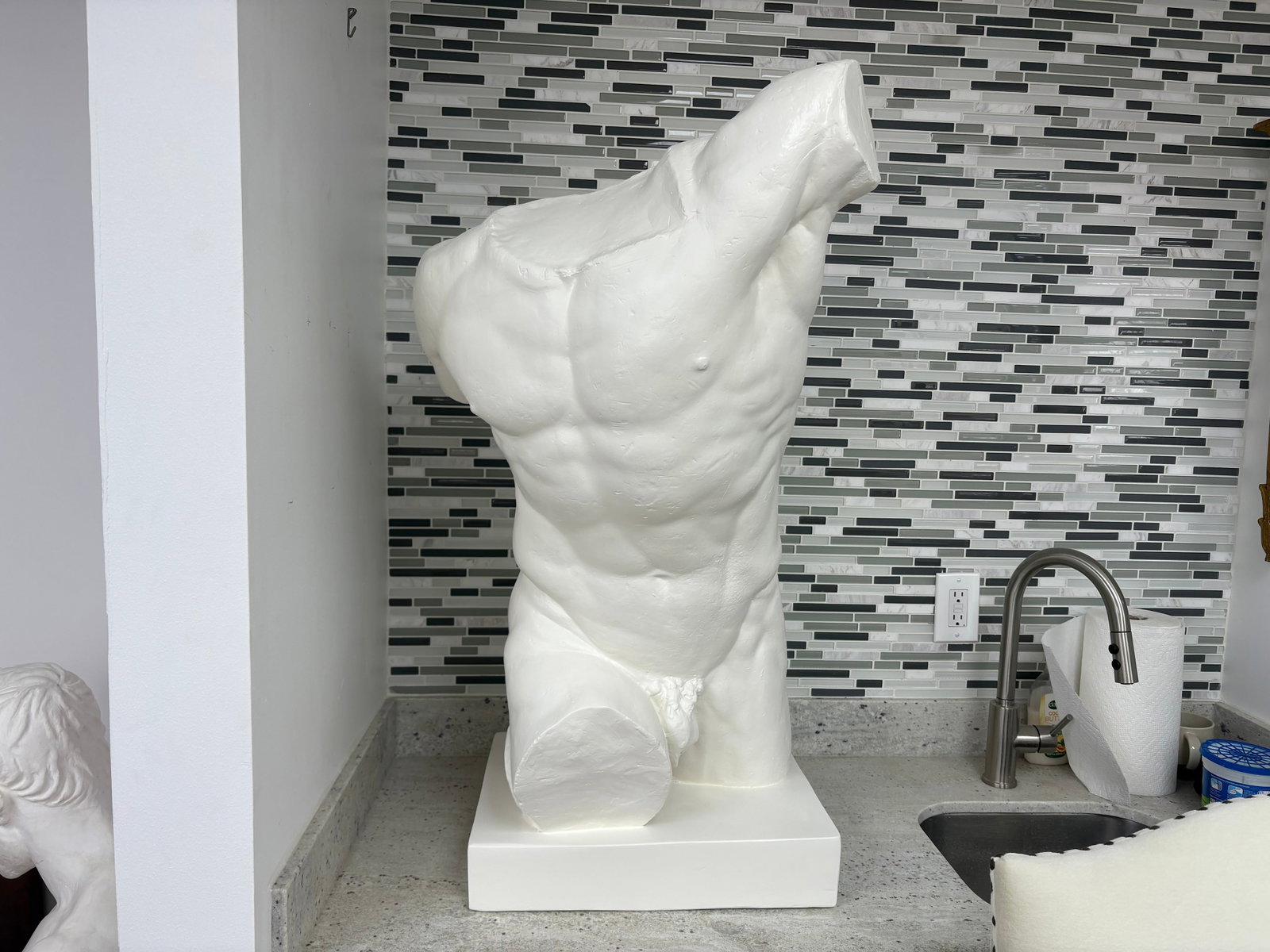 1940s Italian Plaster Male Torso Sculpture of a Classical Athlete - 2