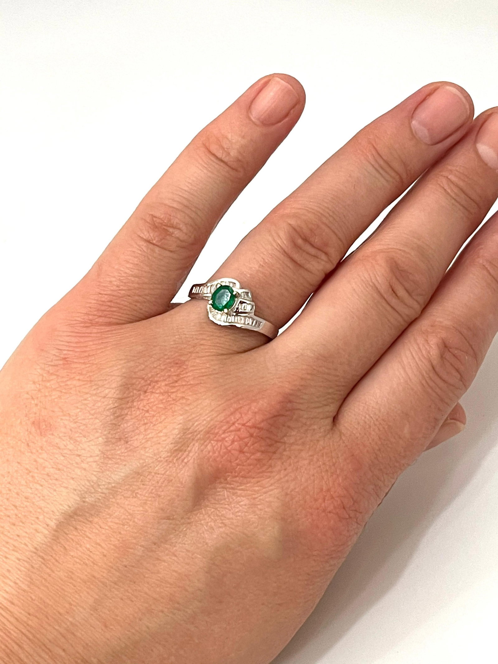Natural Brazilian Emerald & Diamond Ring 18 Karat White Gold - 13