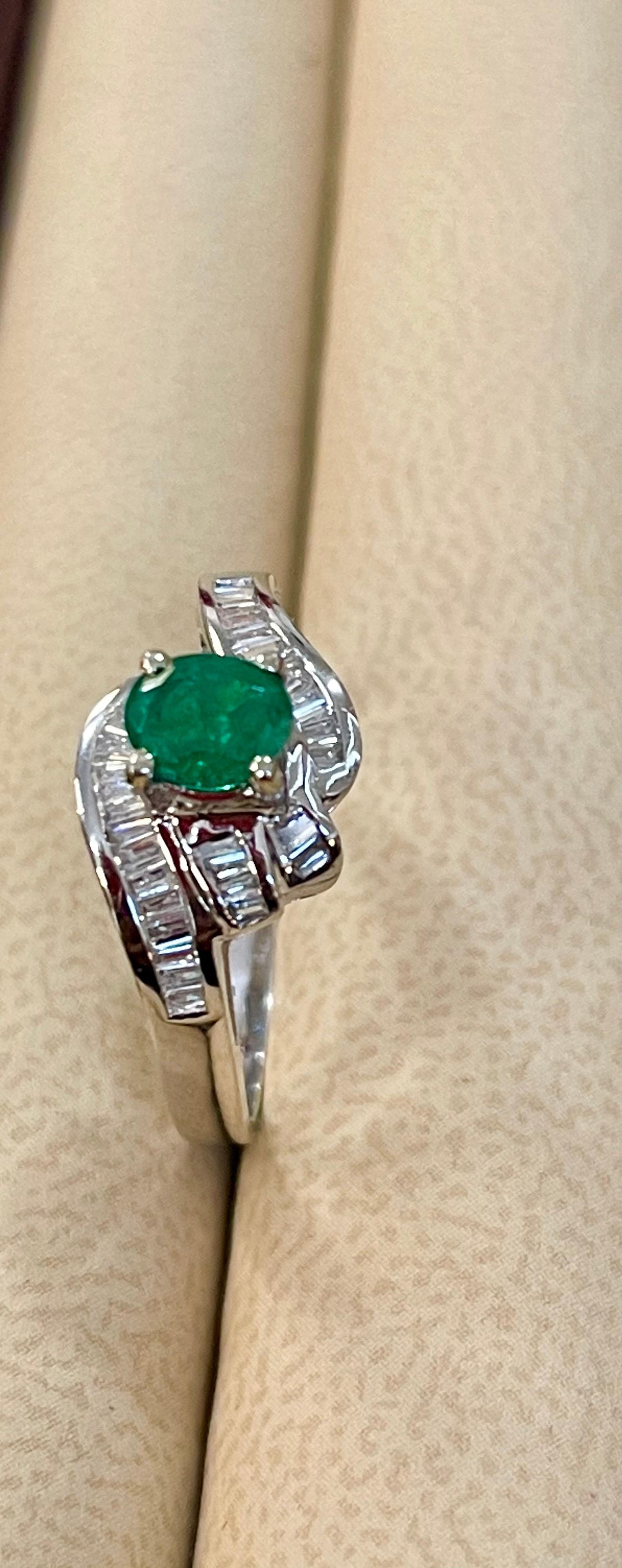 Natural Brazilian Emerald & Diamond Ring 18 Karat White Gold - 2