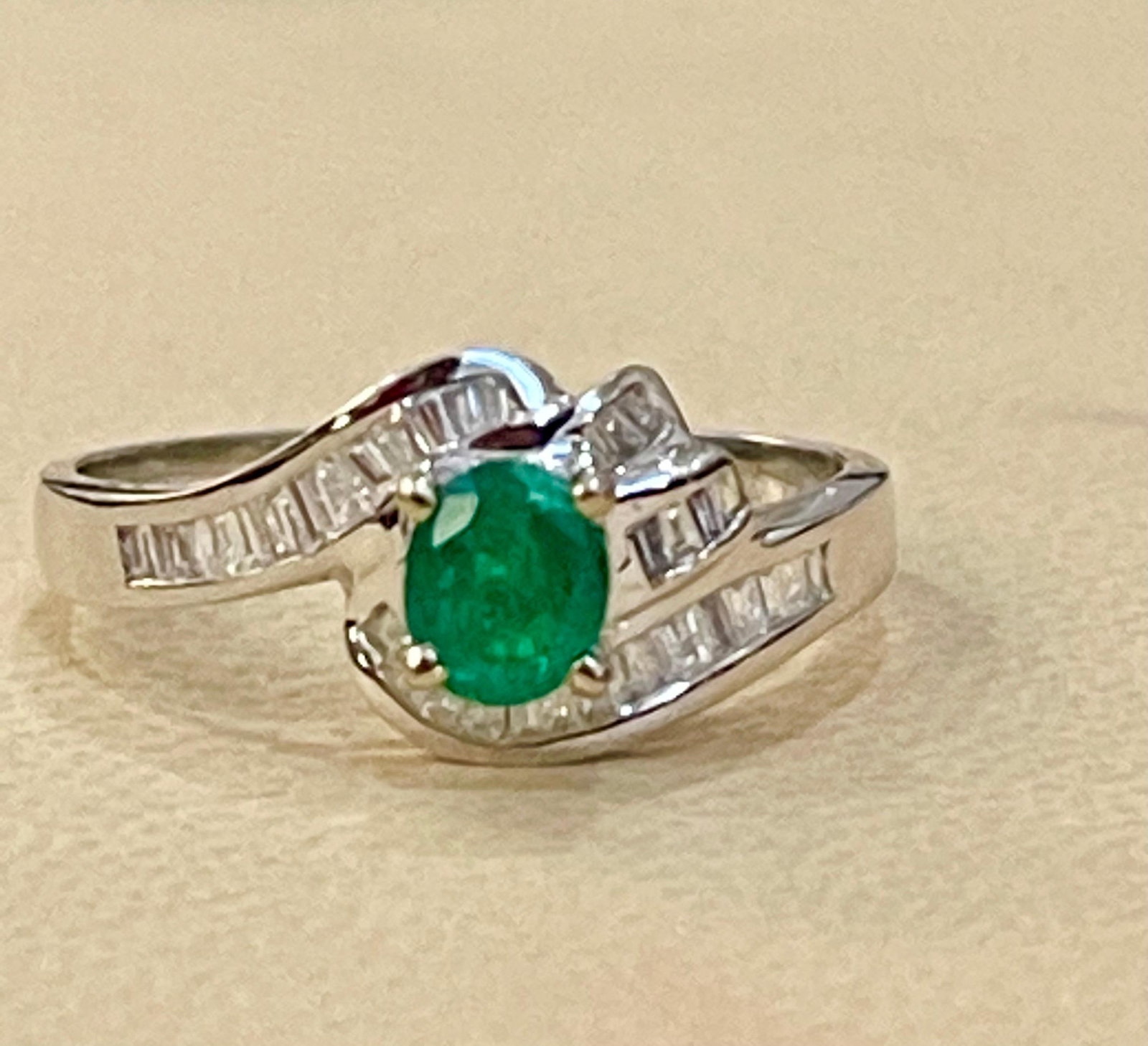 Natural Brazilian Emerald & Diamond Ring 18 Karat White Gold - 4