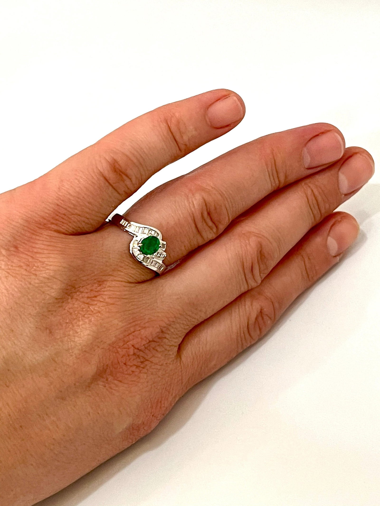 Natural Brazilian Emerald & Diamond Ring 18 Karat White Gold - 8