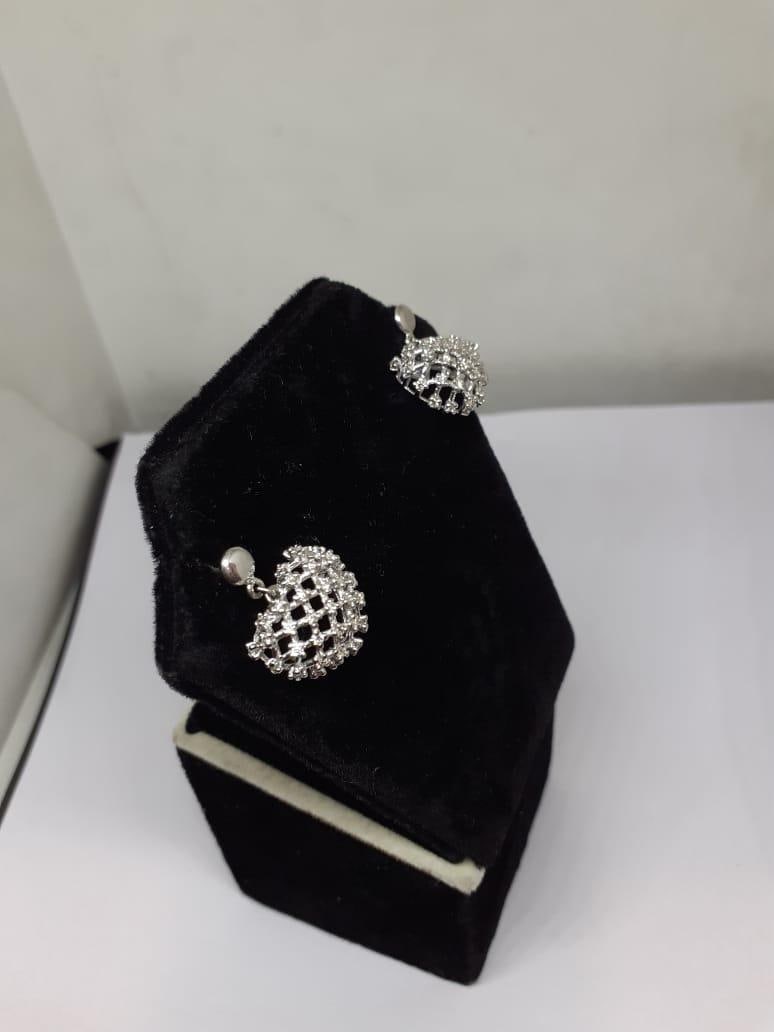 Natural Diamond Earring with 0.70 Carat Diamond in 18k Gold - 5