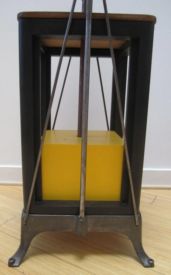 1990s Rustic Cottage Floor Lamp - 5