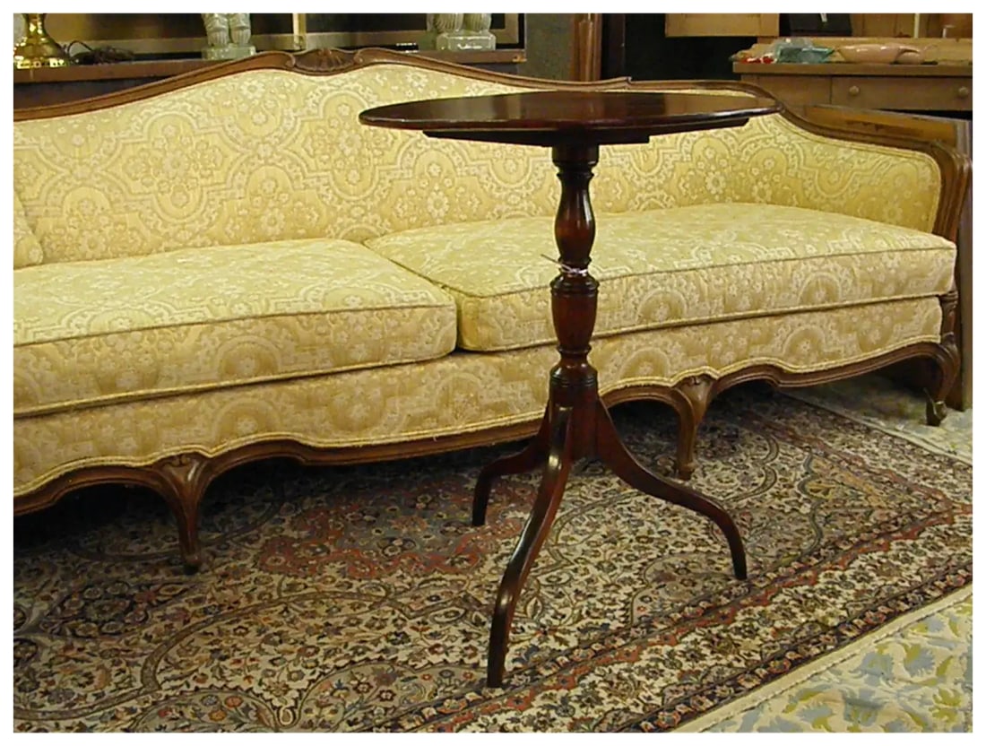 18th Century Mahogany American Tilt Top Tea Table or Candle Stand - 10