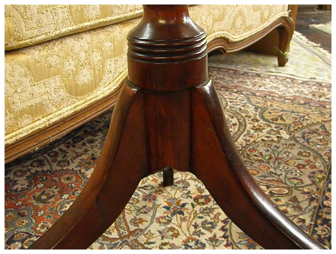 18th Century Mahogany American Tilt Top Tea Table or Candle Stand - 14