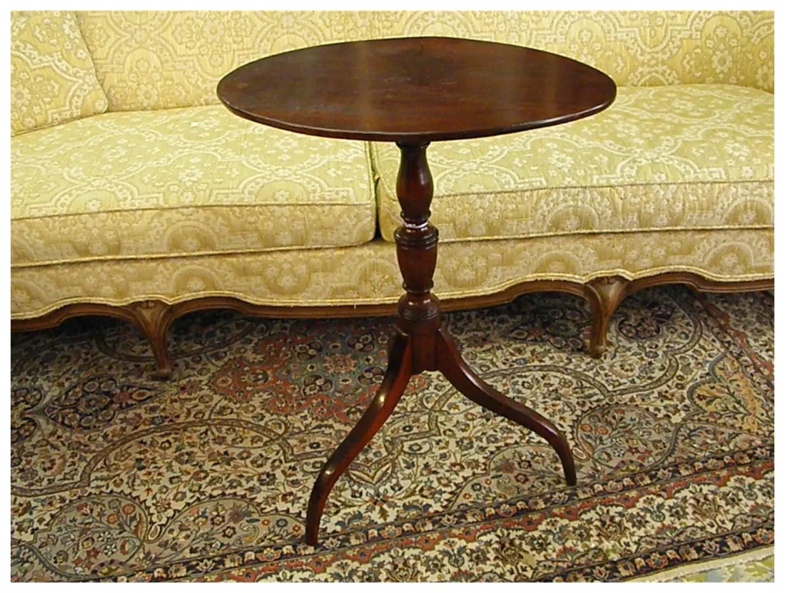 18th Century Mahogany American Tilt Top Tea Table or Candle Stand - 2