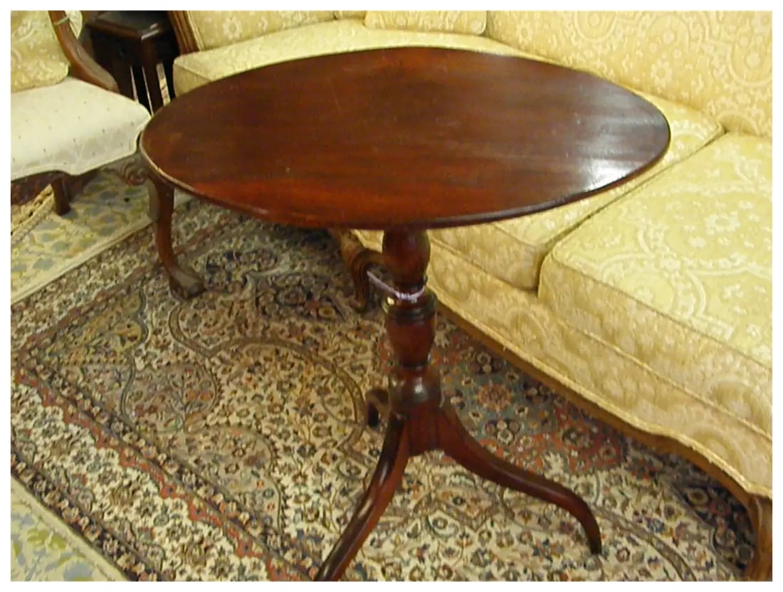 18th Century Mahogany American Tilt Top Tea Table or Candle Stand - 4