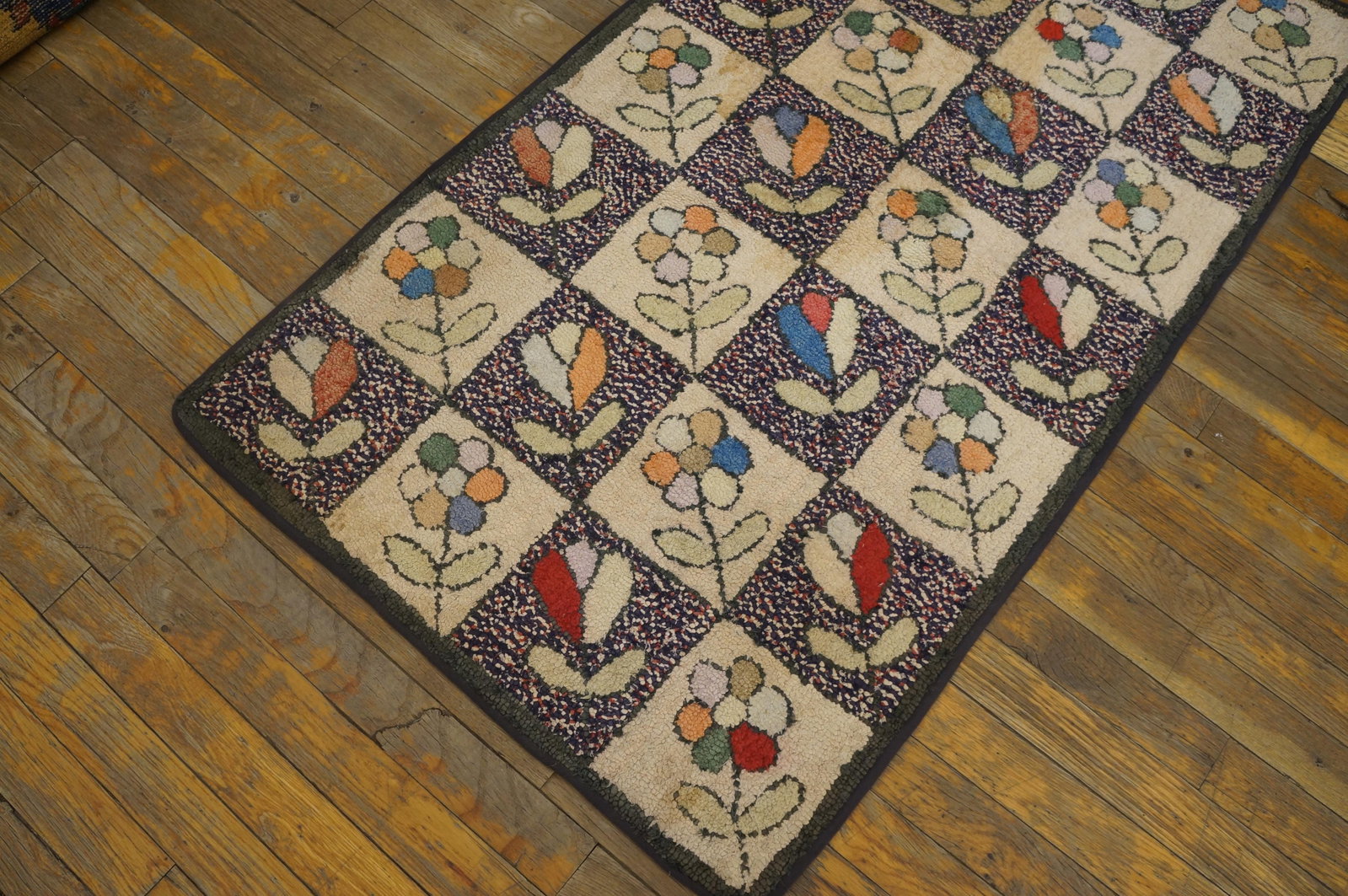 1930s Multicolor Floral Folk Art Antique American Hooked Rug 2'5" X 4'2" Handknotted Wool Carpet - 4