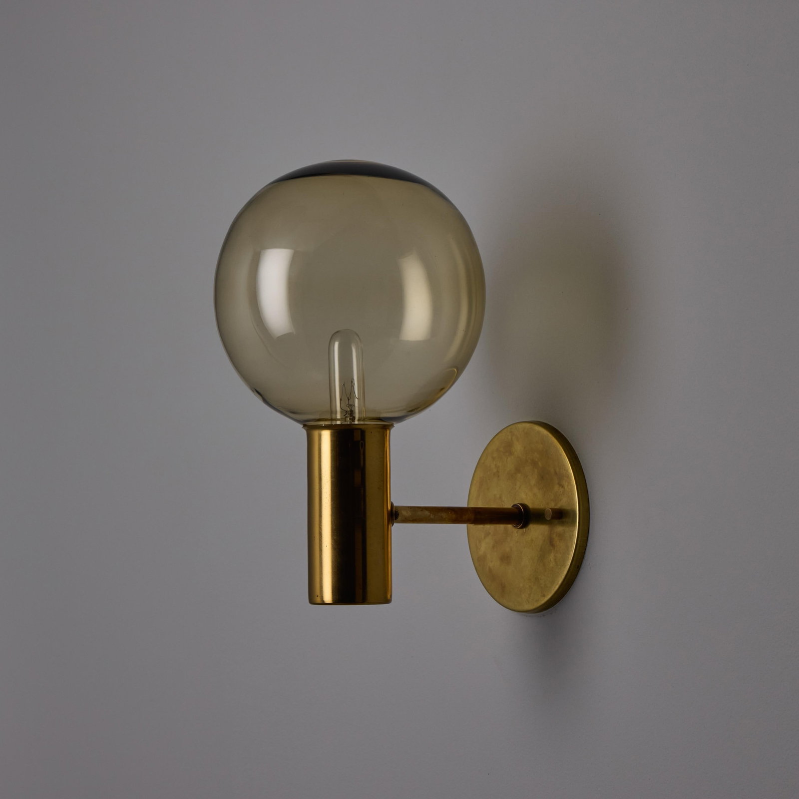 1960s Hans Agne Jakobsson #V149 Glass & Brass Wall Lamp for Markaryd - 3