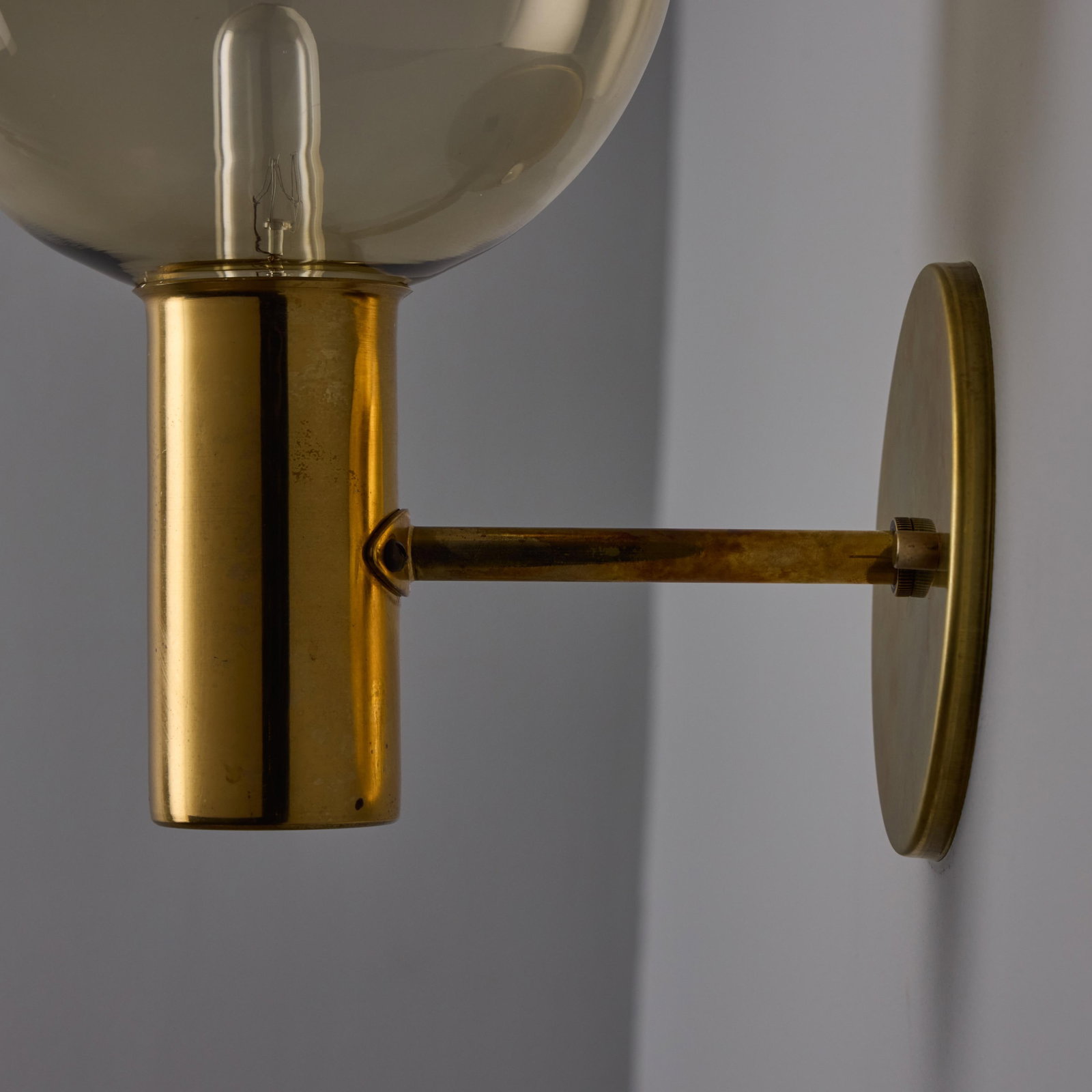 1960s Hans Agne Jakobsson #V149 Glass & Brass Wall Lamp for Markaryd - 5