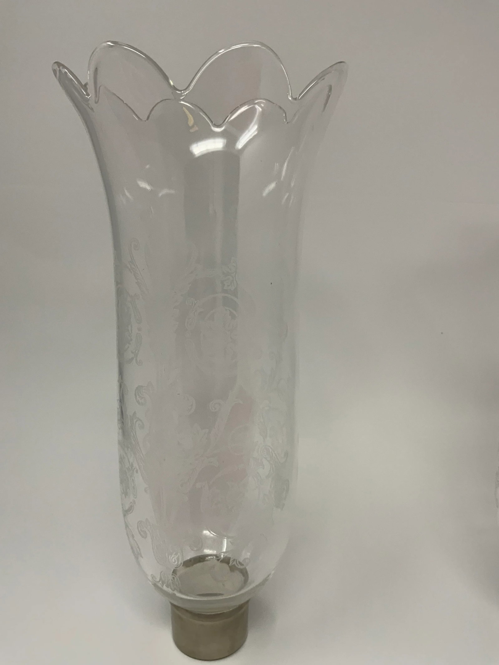 2000s Baccarat Tulip Crystal Hurricanes With Scalloped Rim, Acanthus Pattern- a Pair - 6
