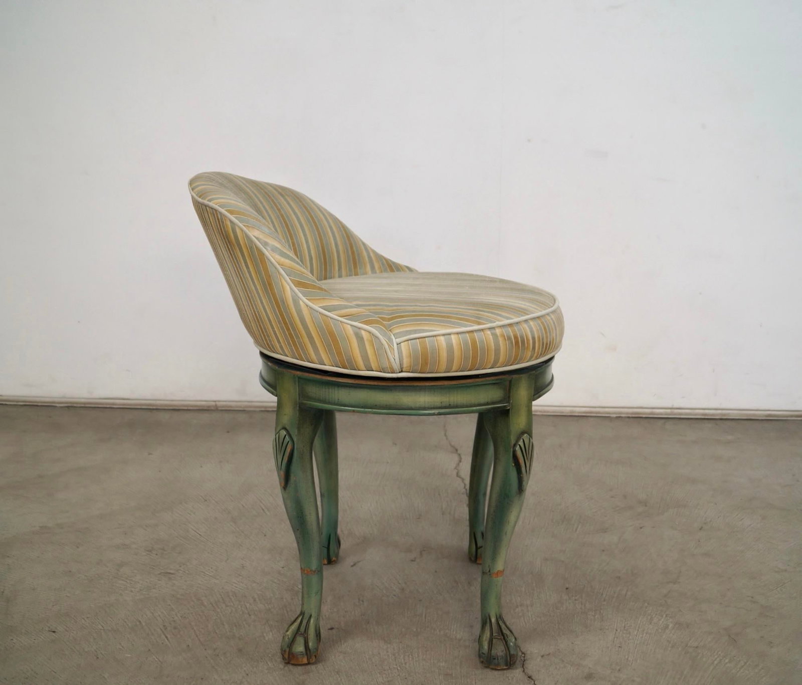1960's Hollywood Regency Swivel Claw Foot Vanity Stool - 8