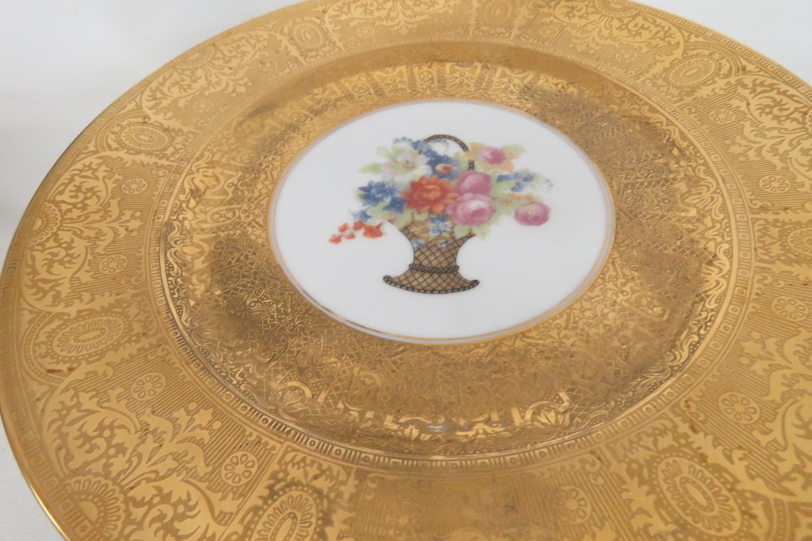 Early 20th Century Heinrich and Co Selb Bavaria Porcelain 22k Filigree Set of 5 Plates 4802b - 8